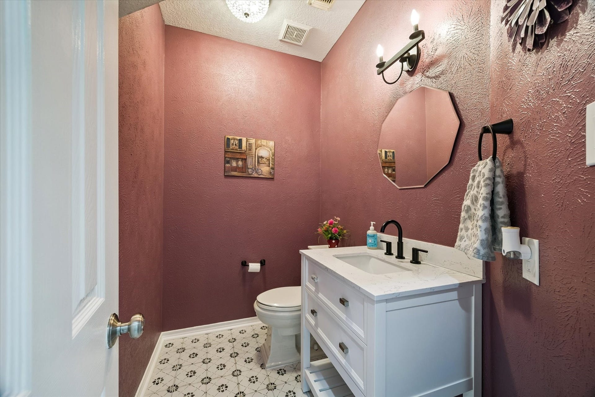 26 Epping Forest Way, Sugar Land, TX 77479
