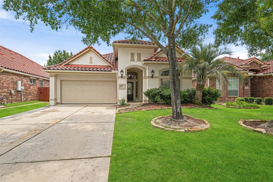 Property photo for 43 Pebble Beach Court, Jersey Village, TX