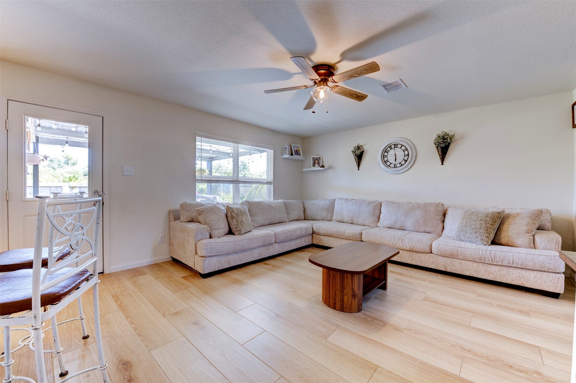 2306 Starboard Sail Drive, La Marque, TX 77568 2306 Starboard Sail Drive, La Marque, TX 77568