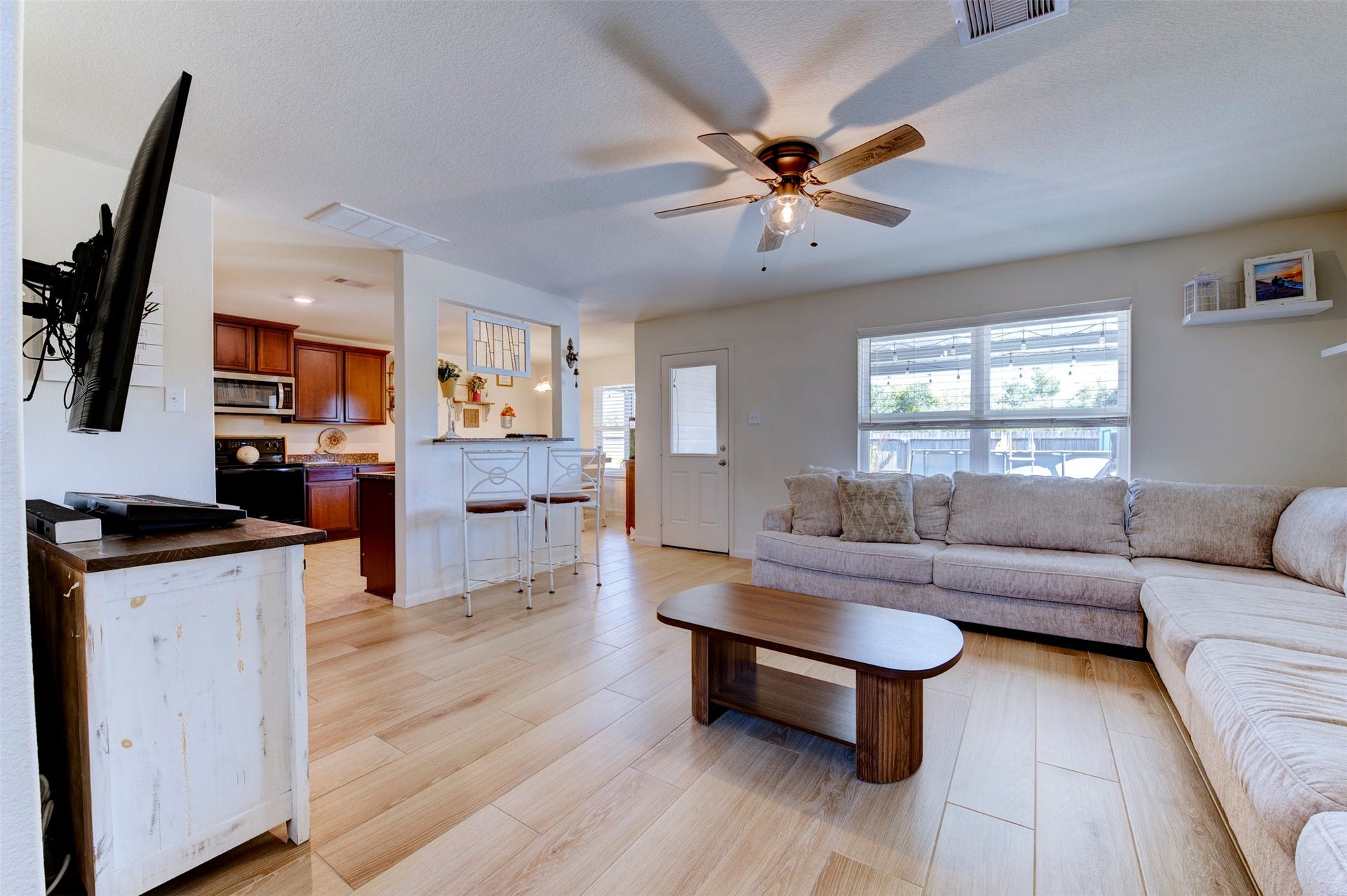 2306 Starboard Sail Drive, La Marque, TX 77568 2306 Starboard Sail Drive, La Marque, TX 77568