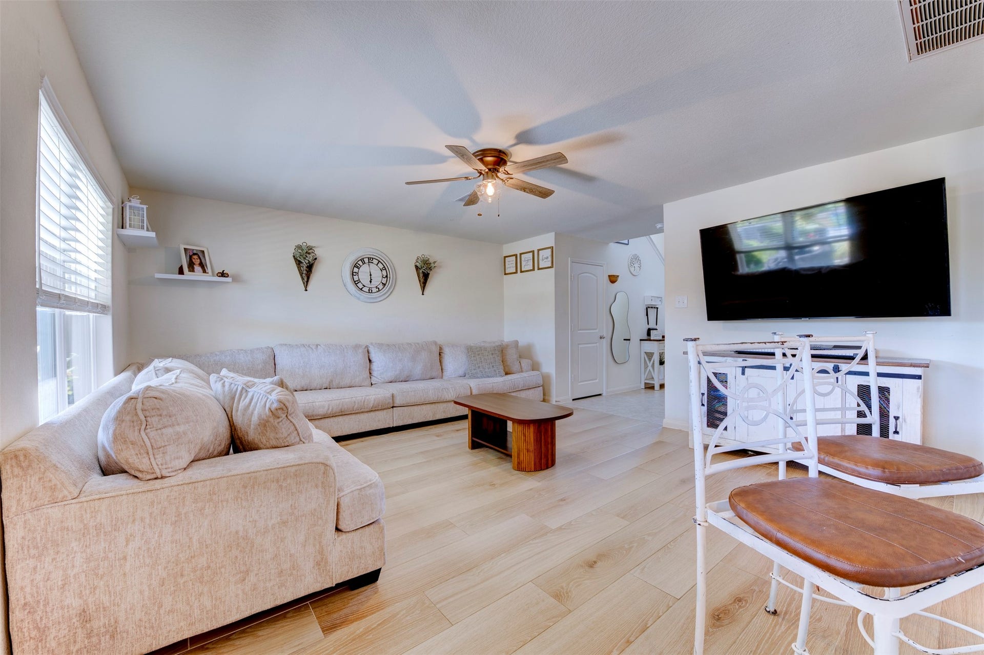 2306 Starboard Sail Drive, La Marque, TX 77568 2306 Starboard Sail Drive, La Marque, TX 77568