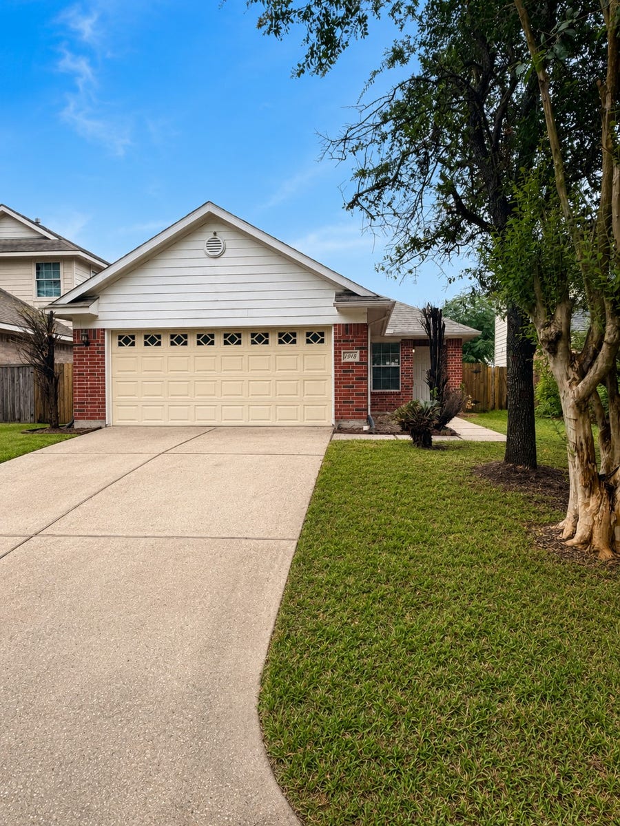 Property photo for 1418 Carolina Grove Lane, Houston, TX