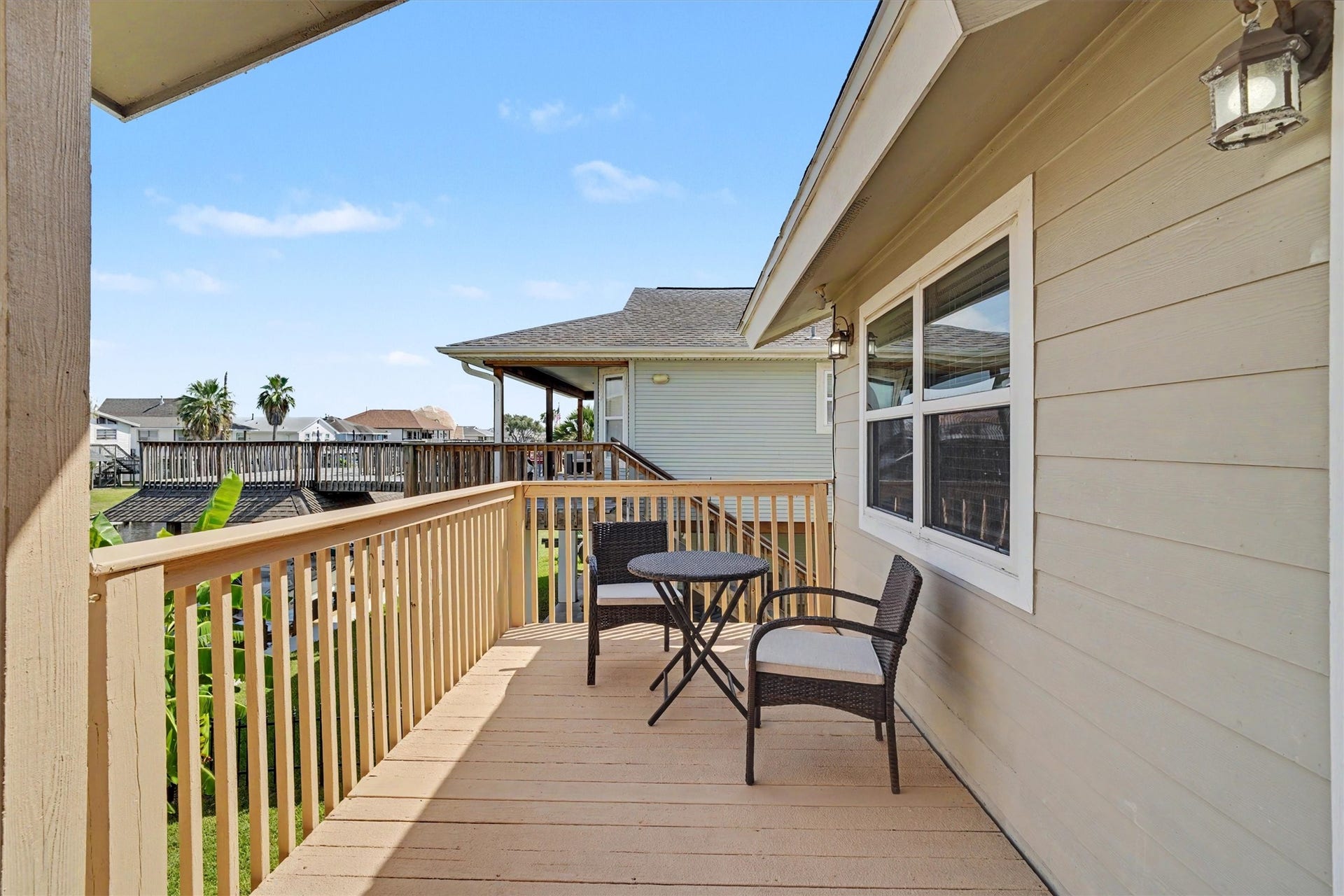 Waterside porch area