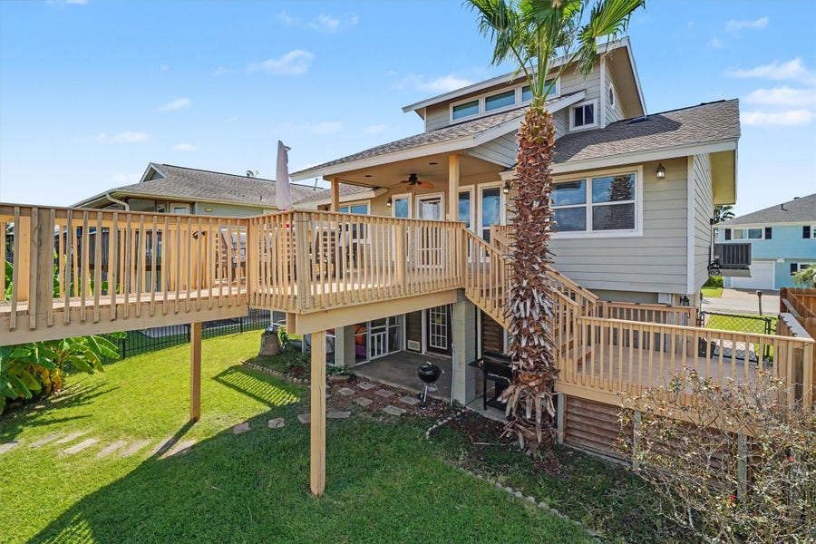 Property photo for 1016 Redfish Street, Bayou Vista, TX