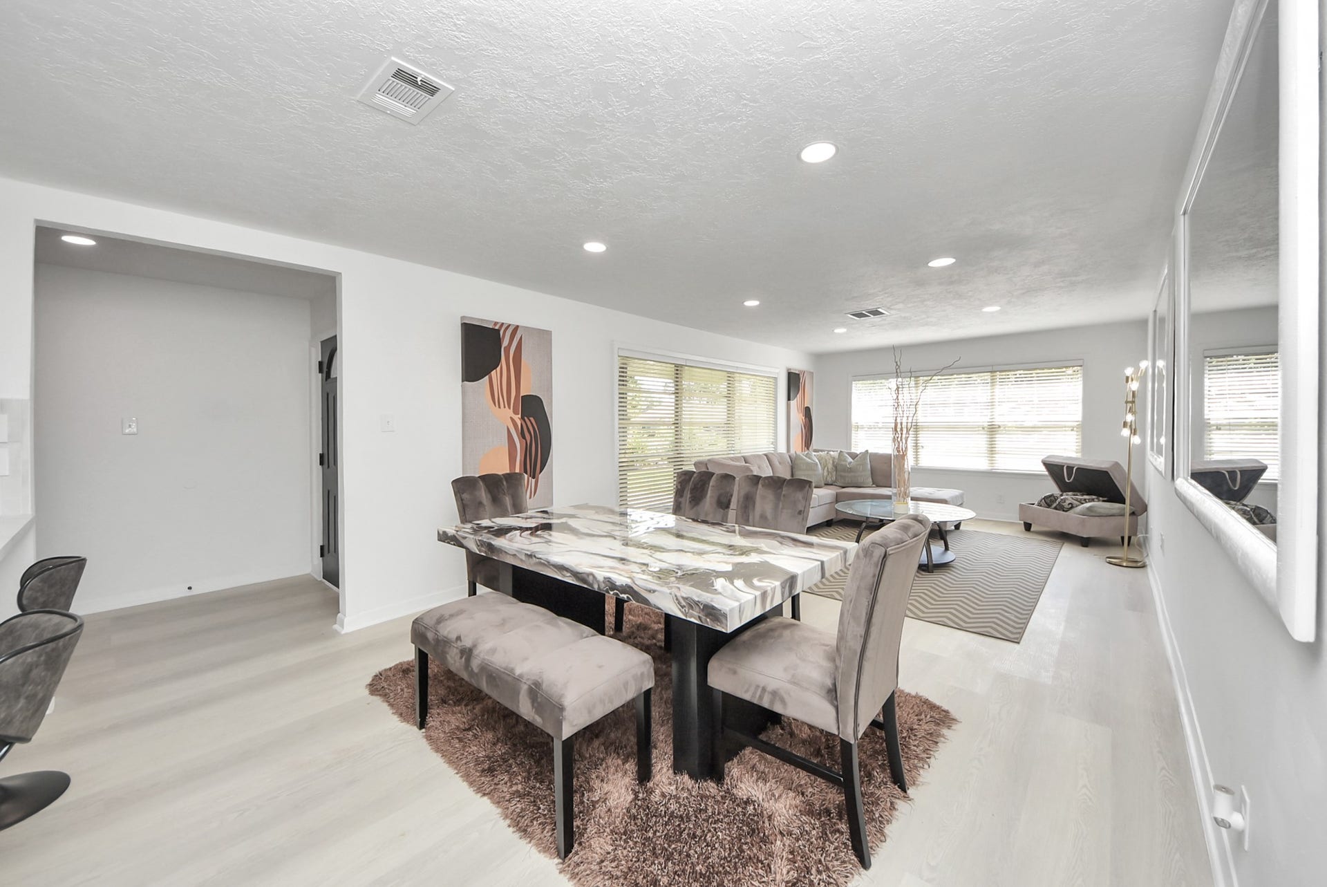 9610 Westview Drive, Houston, TX 77055 9610 Westview Drive, Houston, TX 77055
