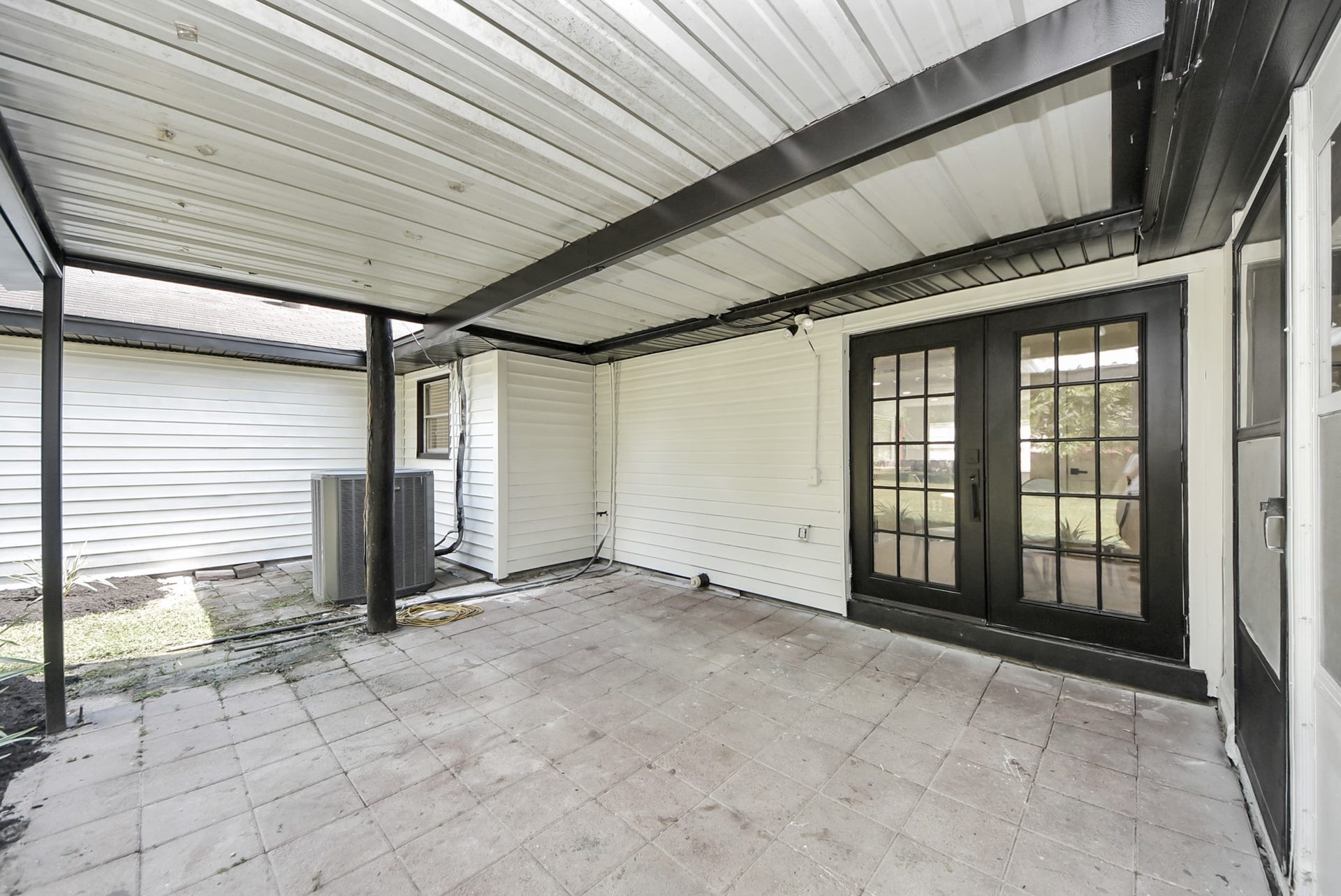 9610 Westview Drive, Houston, TX 77055 9610 Westview Drive, Houston, TX 77055