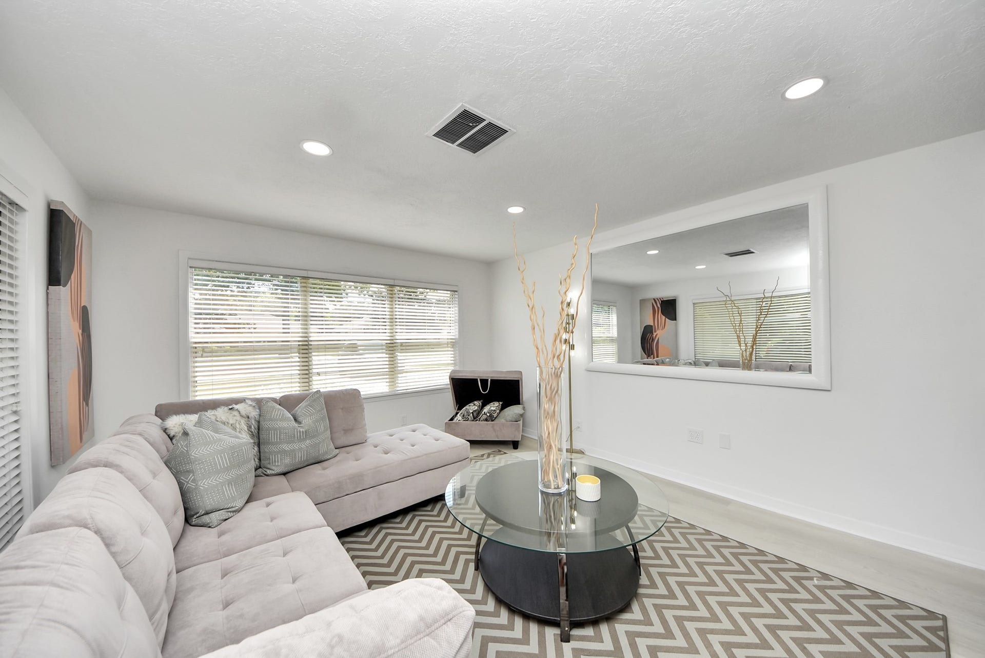 9610 Westview Drive, Houston, TX 77055 9610 Westview Drive, Houston, TX 77055