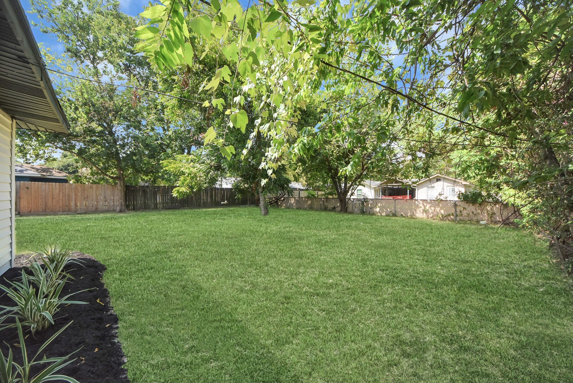 9610 Westview Drive, Houston, TX 77055 9610 Westview Drive, Houston, TX 77055