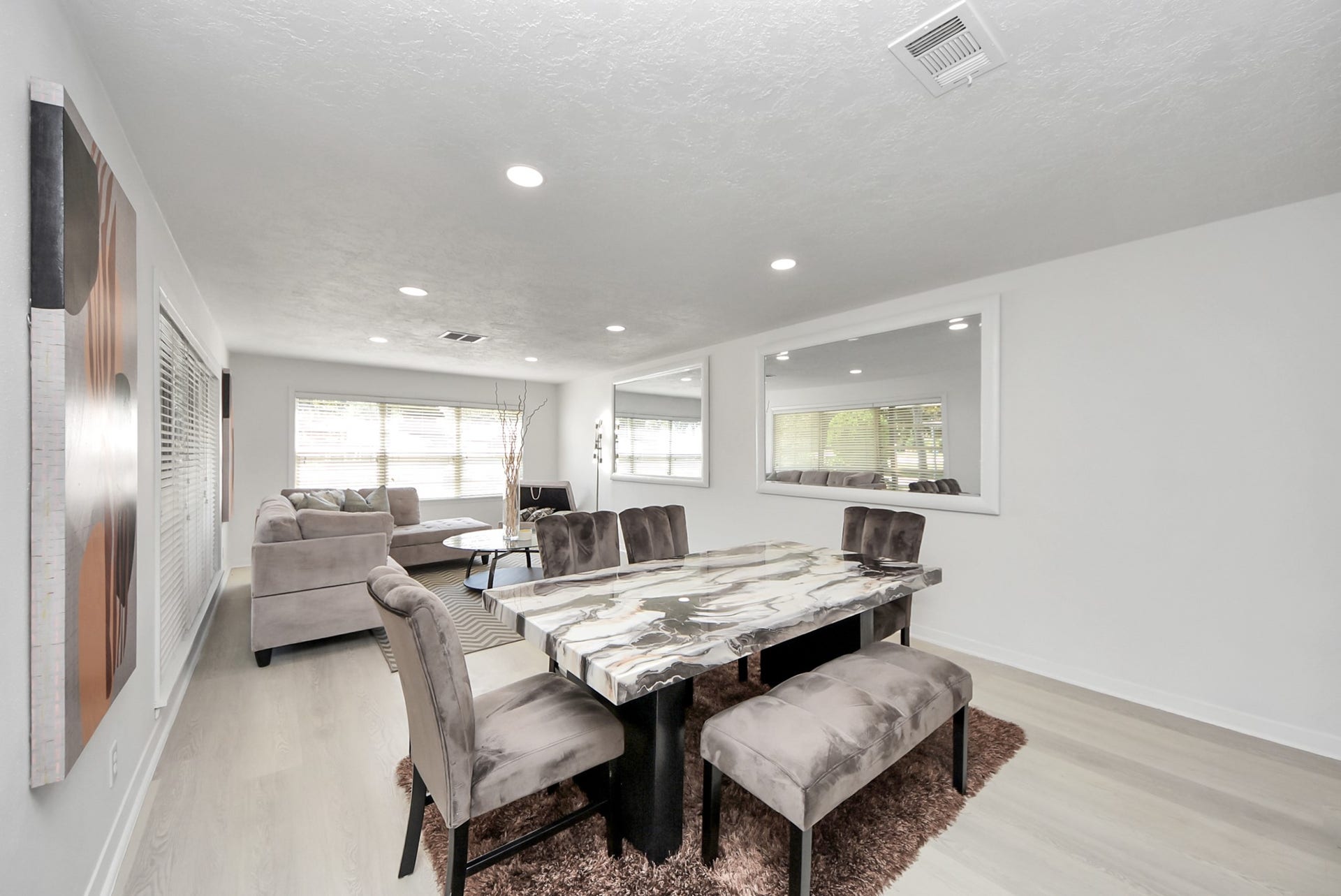 9610 Westview Drive, Houston, TX 77055 9610 Westview Drive, Houston, TX 77055