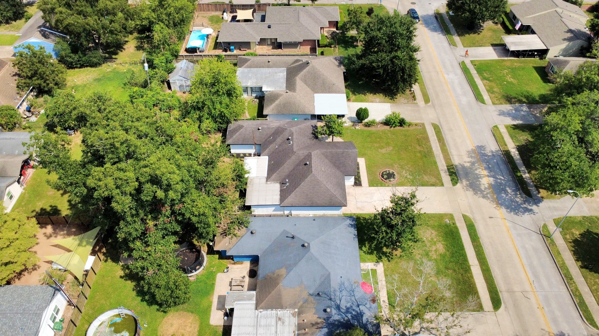 9610 Westview Drive, Houston, TX 77055 9610 Westview Drive, Houston, TX 77055