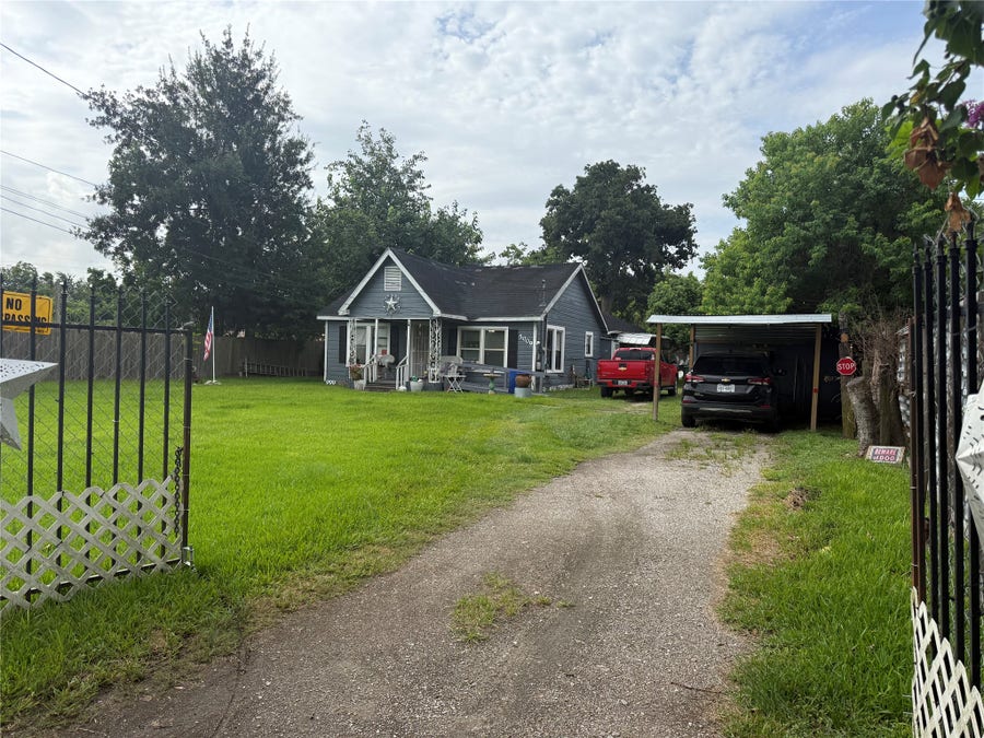 Property photo for 5009 E O S T Drive, Houston, TX