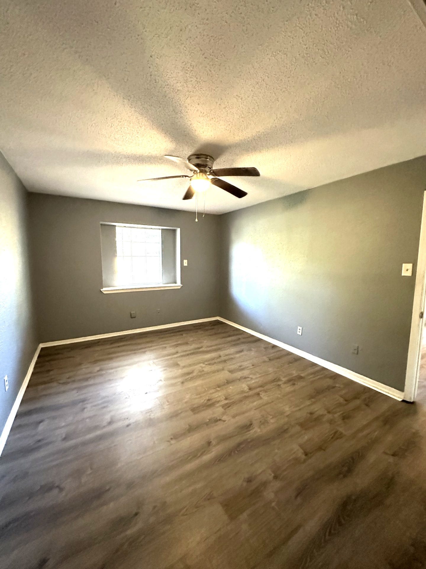 4712 Oleander Street, Bacliff, TX 77518 primary bedroom with deep window box ledge for favorite decor