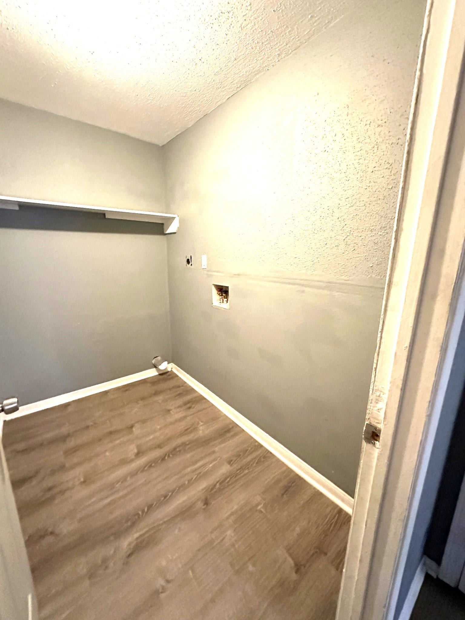 4712 Oleander Street, Bacliff, TX 77518 closet and utility room