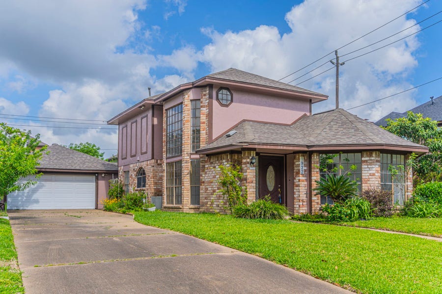 Property photo for 1922 Hickory Lawn Drive, Houston, TX