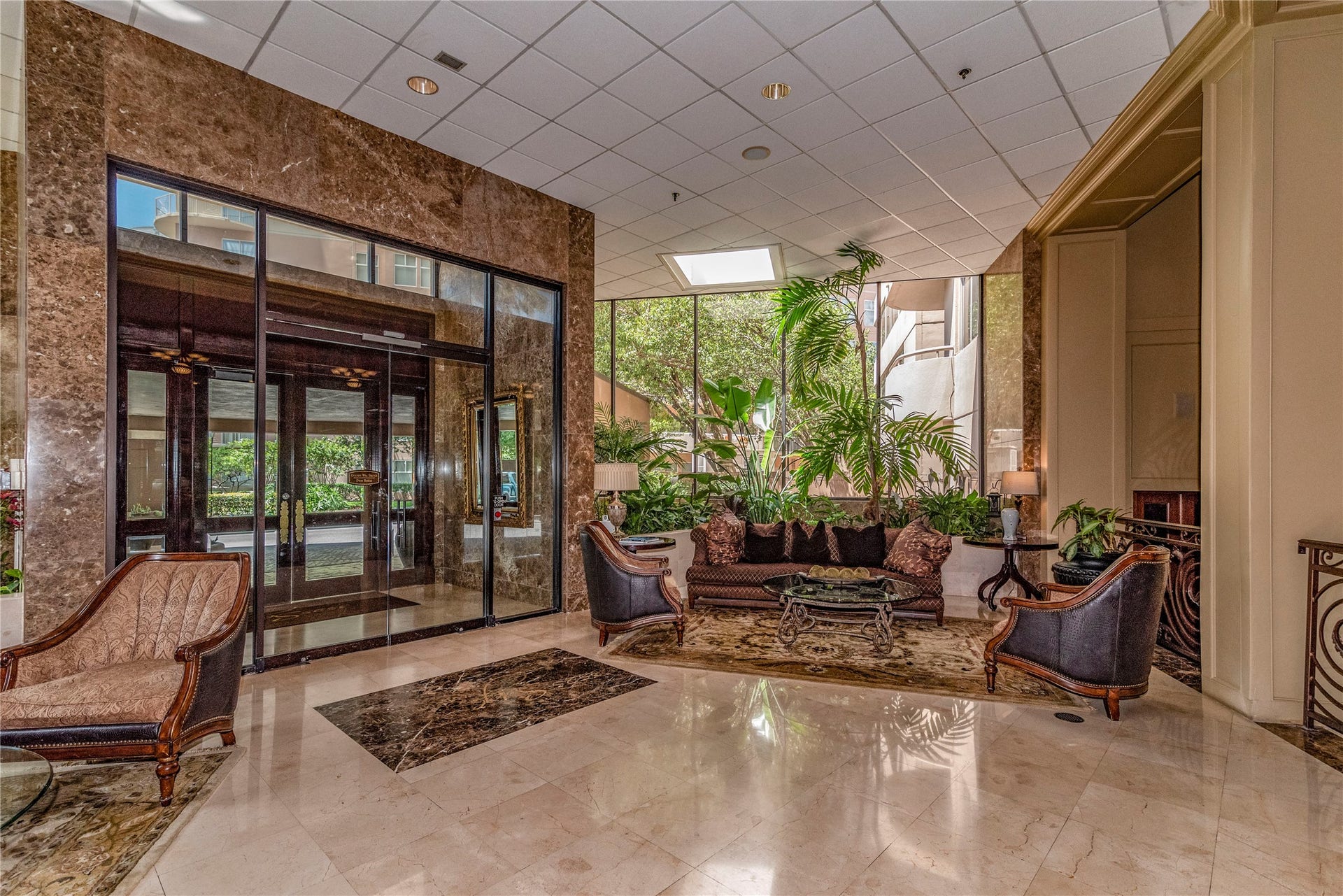 3525 Sage Road, #1402, Houston, TX 77056 Look at this beautiful lobby.