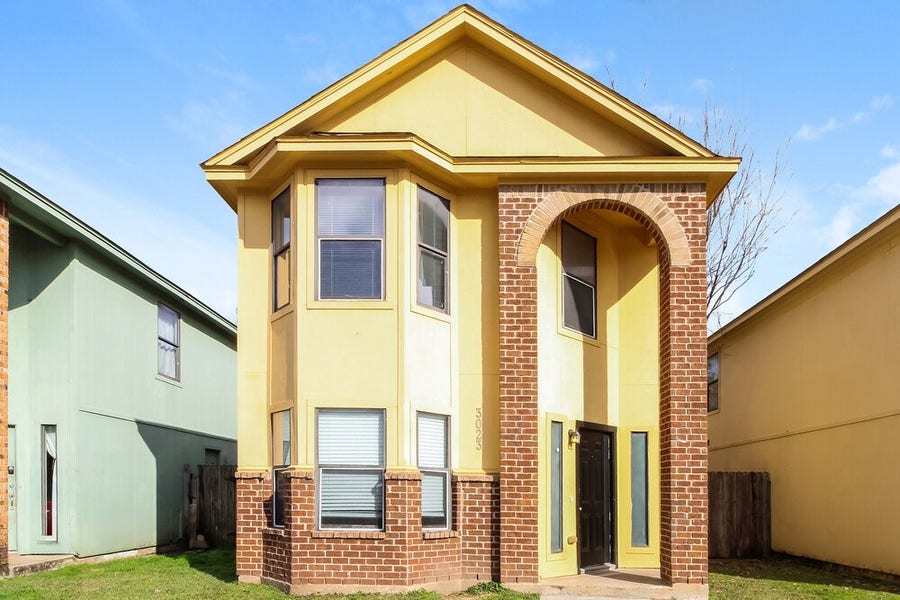 Property photo for 3023 La Estancia Lane, Houston, TX