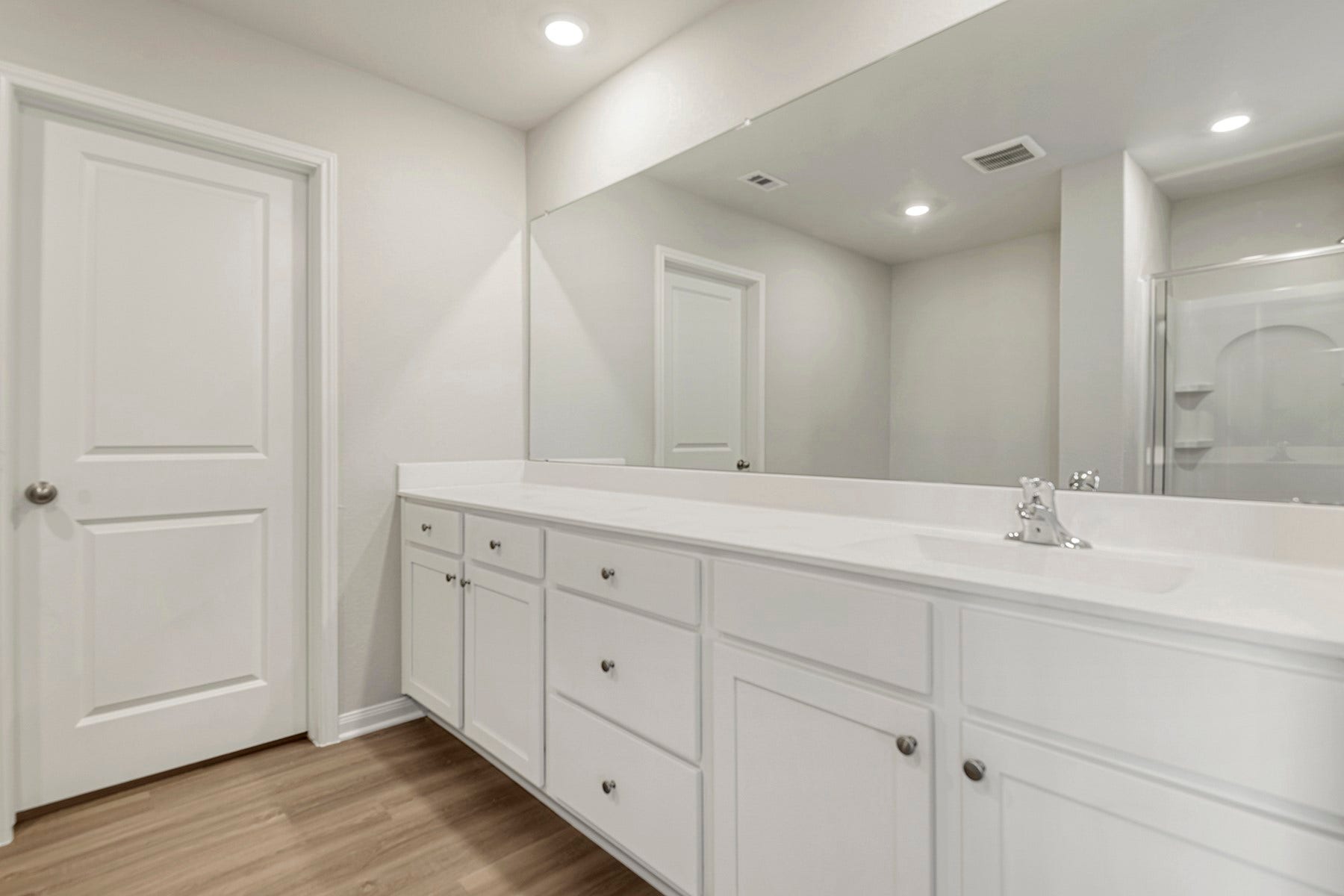 8312 Sunberry Shadow Drive, Houston, TX 77016 8312 Sunberry Shadow Drive, Houston, TX 77016