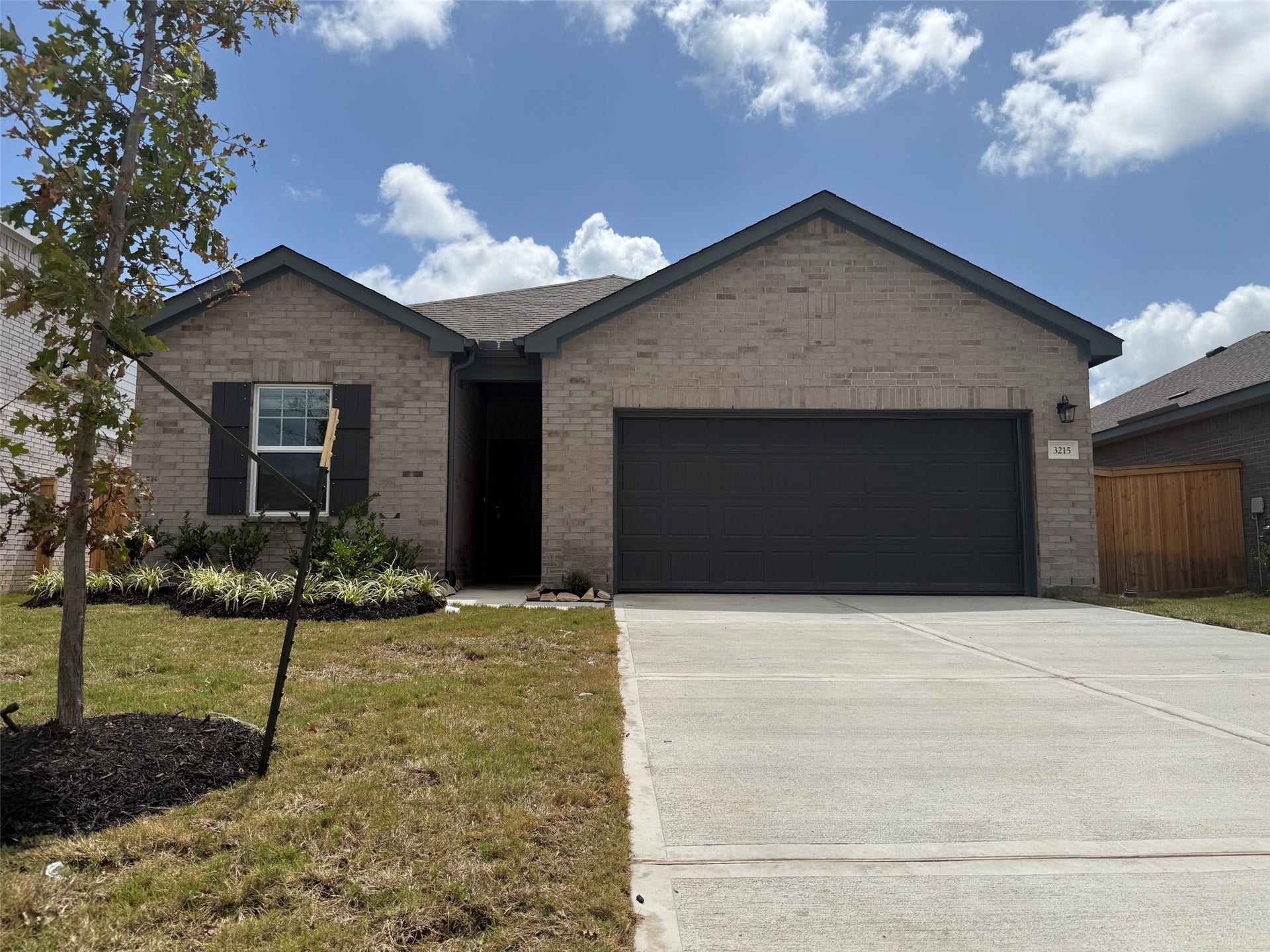 3215 Diamond View Lane, Angleton, TX 77515 3215 Diamond View Lane, Angleton, TX 77515