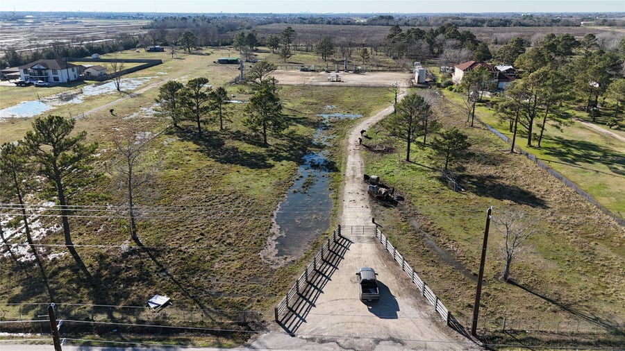 Property photo for 0 N Main St Street, Baytown, TX