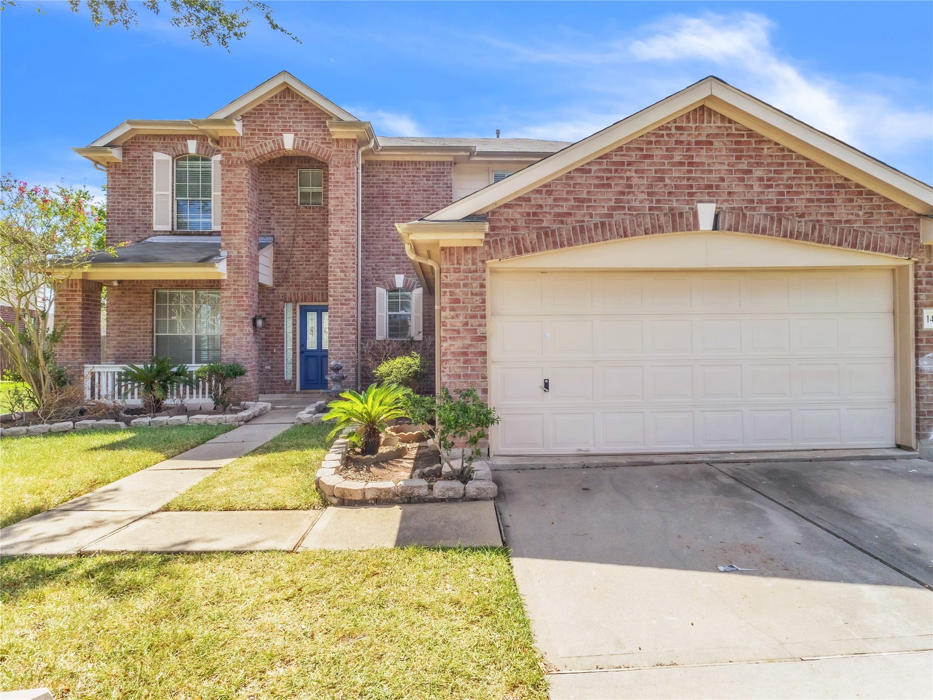 14811 Stocklin Court, Sugar Land, TX 77498 Front Yard