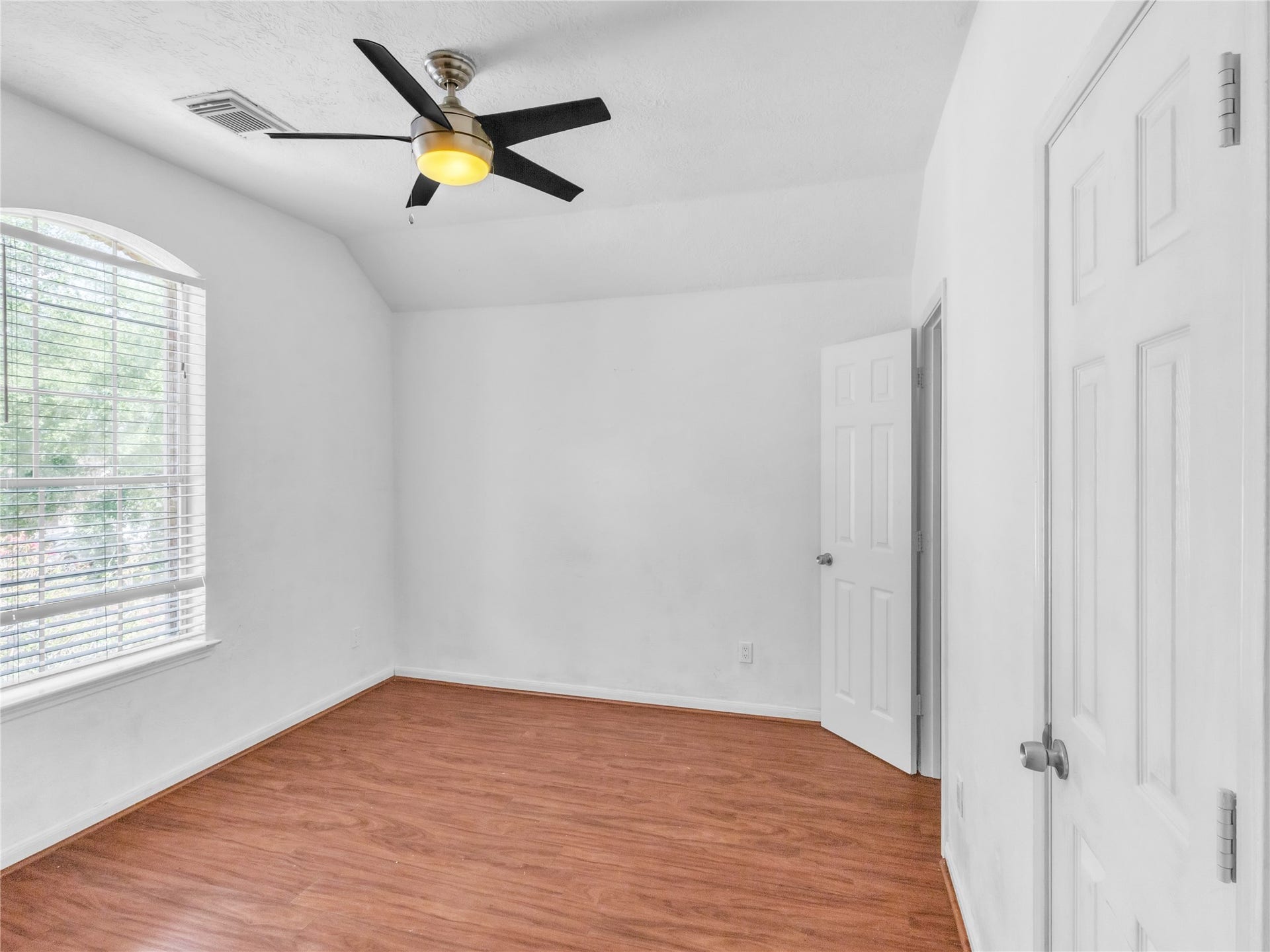 14811 Stocklin Court, Sugar Land, TX 77498 Bedroom 3 (2nd floor)