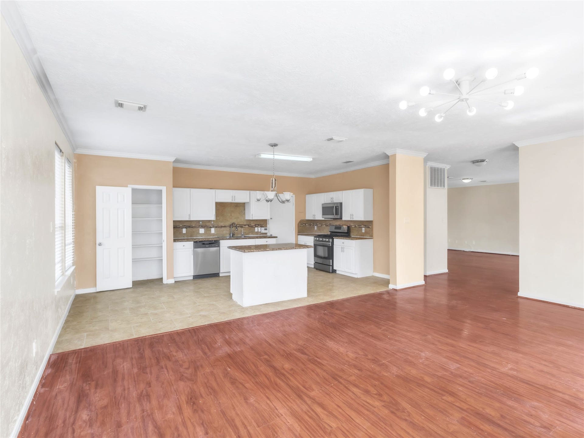 14811 Stocklin Court, Sugar Land, TX 77498 Living room 2