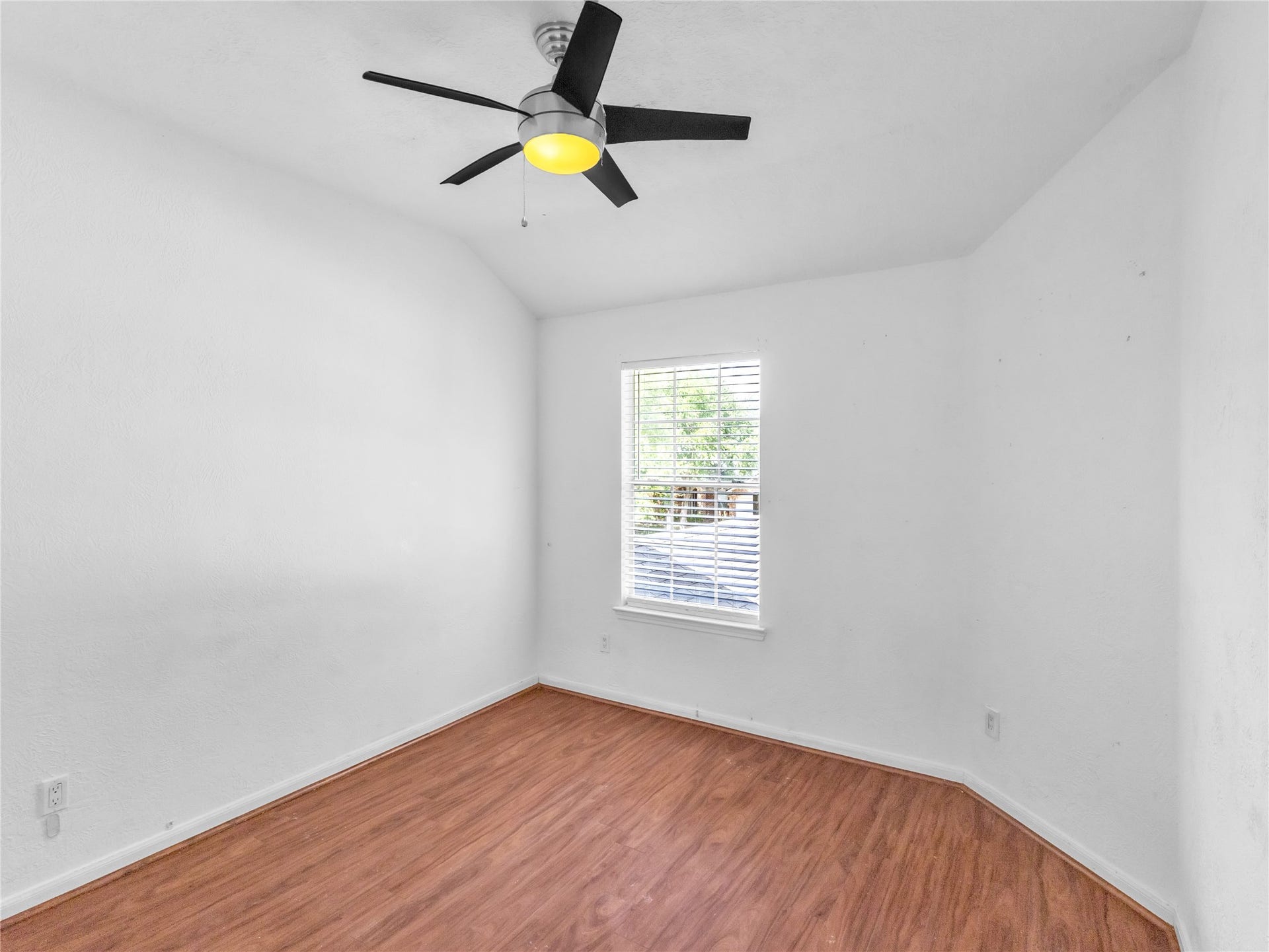 14811 Stocklin Court, Sugar Land, TX 77498 Bedroom 2 (2nd floor)