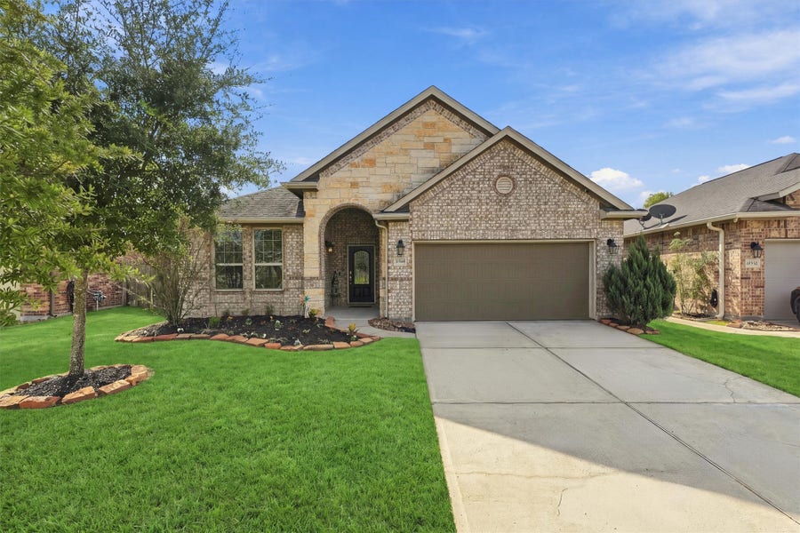 Property photo for 31549 Timber Grove Lane, Spring, TX