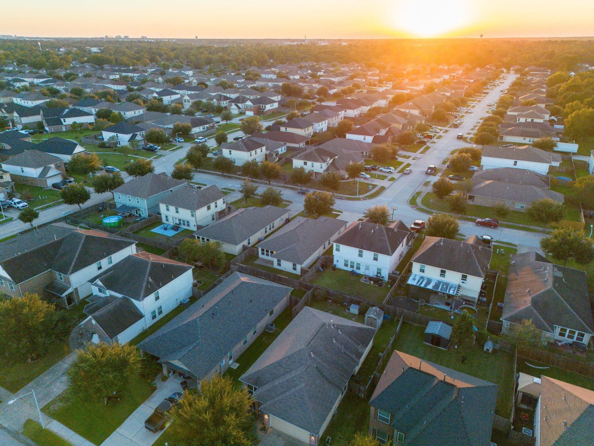 16815 Fallen Timbers Dr Drive, Conroe, TX 77385 Aerial, neighborhood sunset