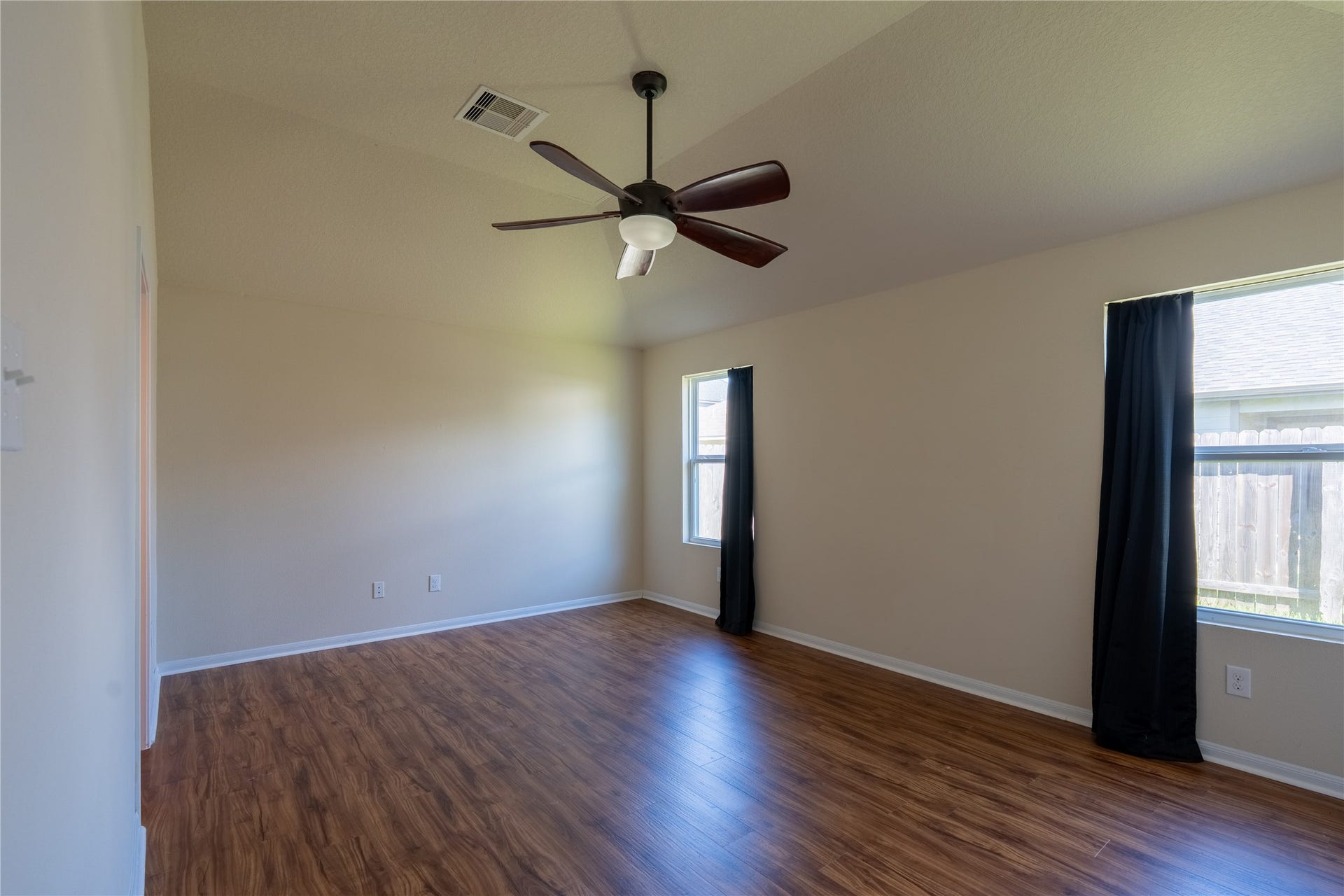 16815 Fallen Timbers Dr Drive, Conroe, TX 77385 Primary bedroom