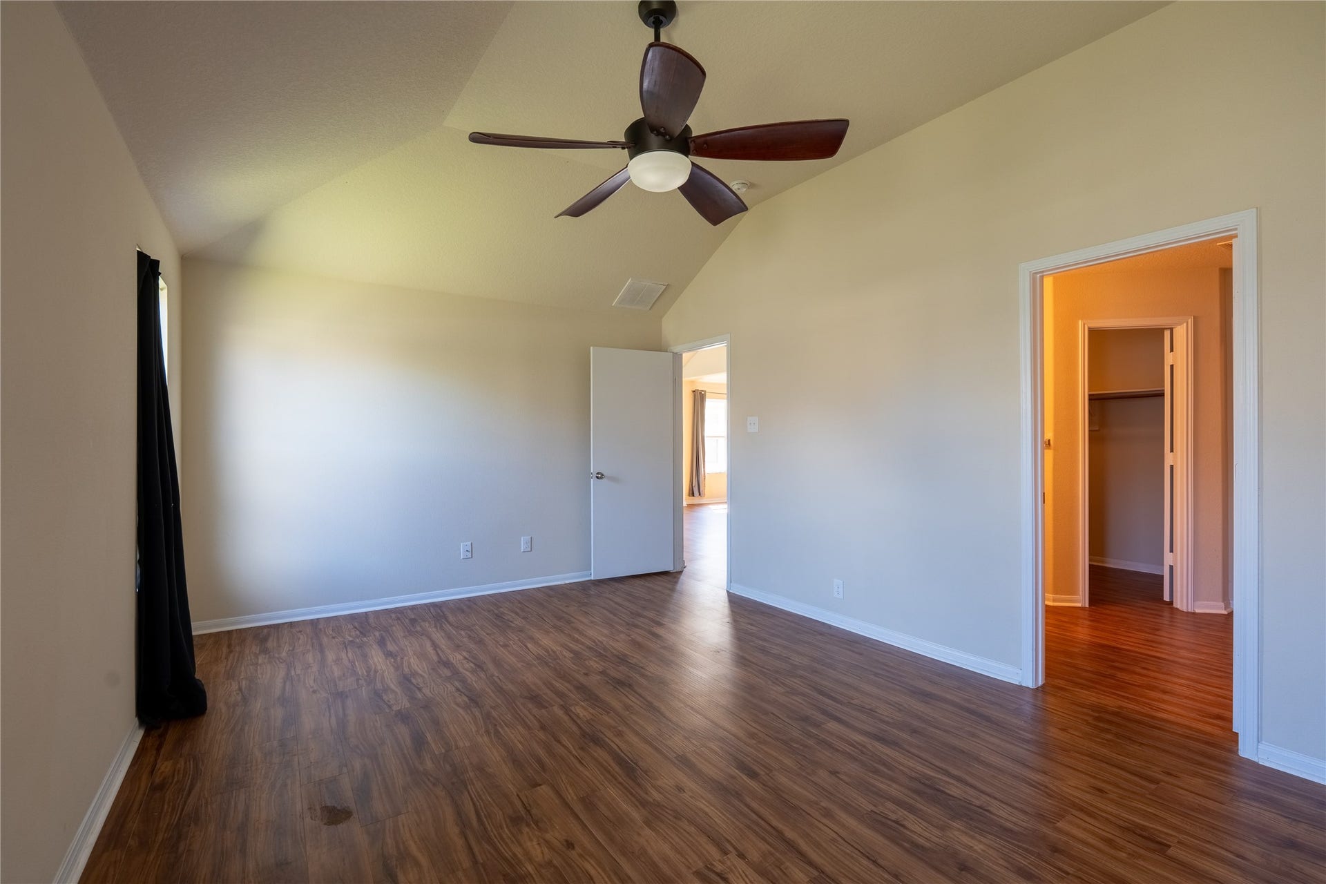 16815 Fallen Timbers Dr Drive, Conroe, TX 77385 Primary bedroom