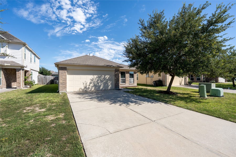 Property photo for 16815 Fallen Timbers Dr Drive, Conroe, TX