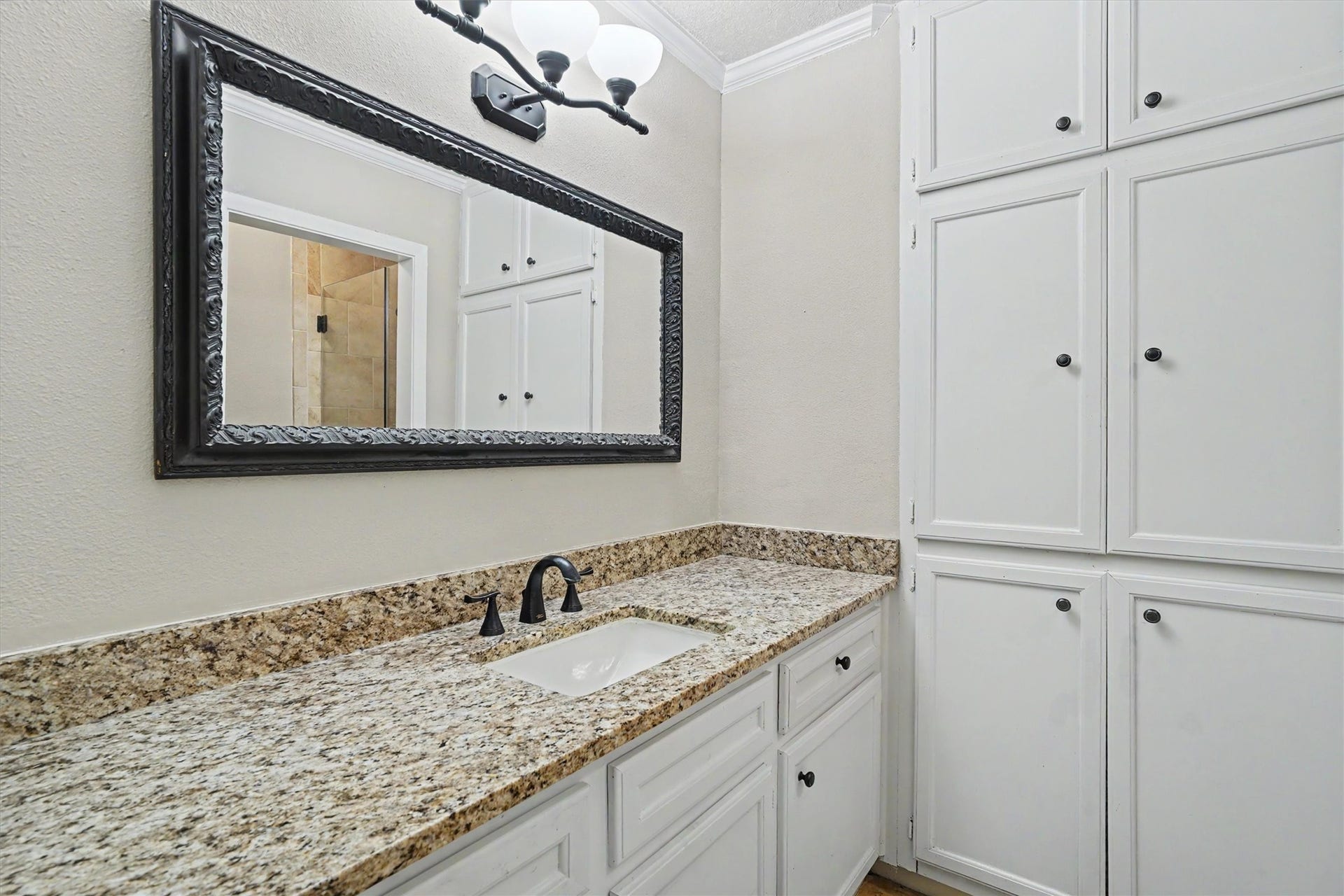 2301 Longwood Drive, Pearland, TX 77581 2301 Longwood Drive, Pearland, TX 77581