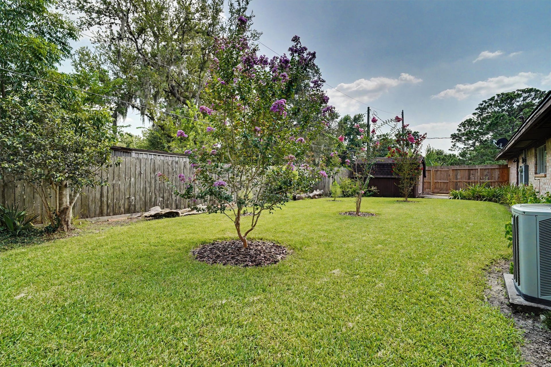 2301 Longwood Drive, Pearland, TX 77581 2301 Longwood Drive, Pearland, TX 77581