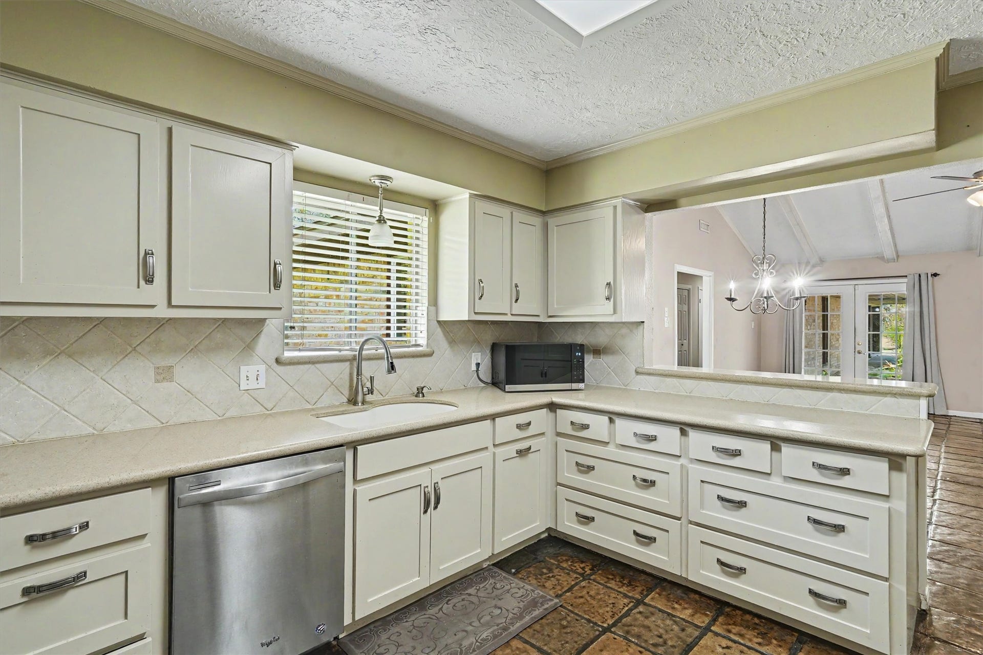 2301 Longwood Drive, Pearland, TX 77581 2301 Longwood Drive, Pearland, TX 77581