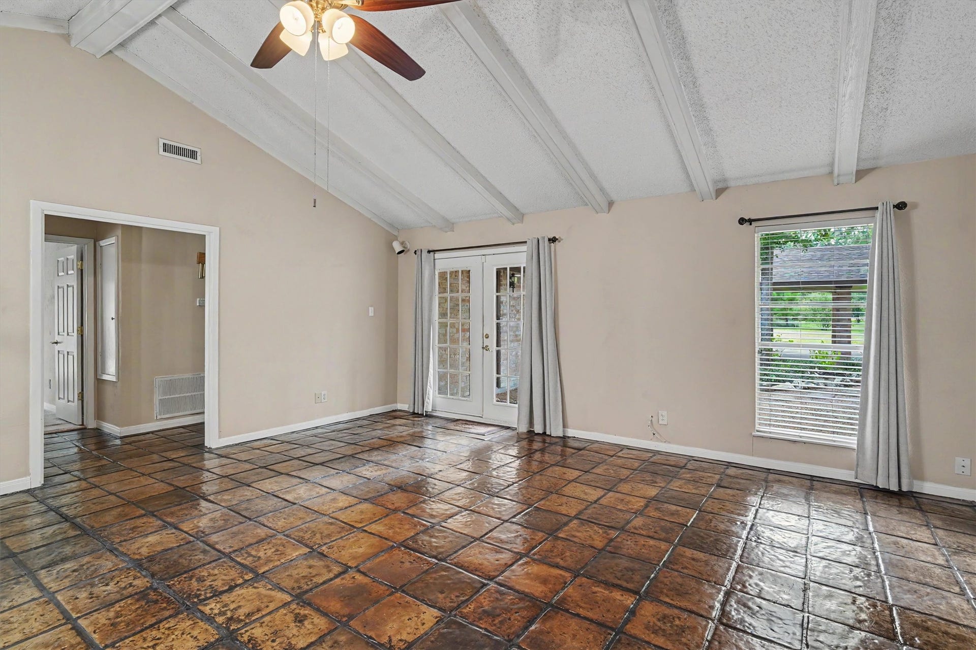 2301 Longwood Drive, Pearland, TX 77581 2301 Longwood Drive, Pearland, TX 77581