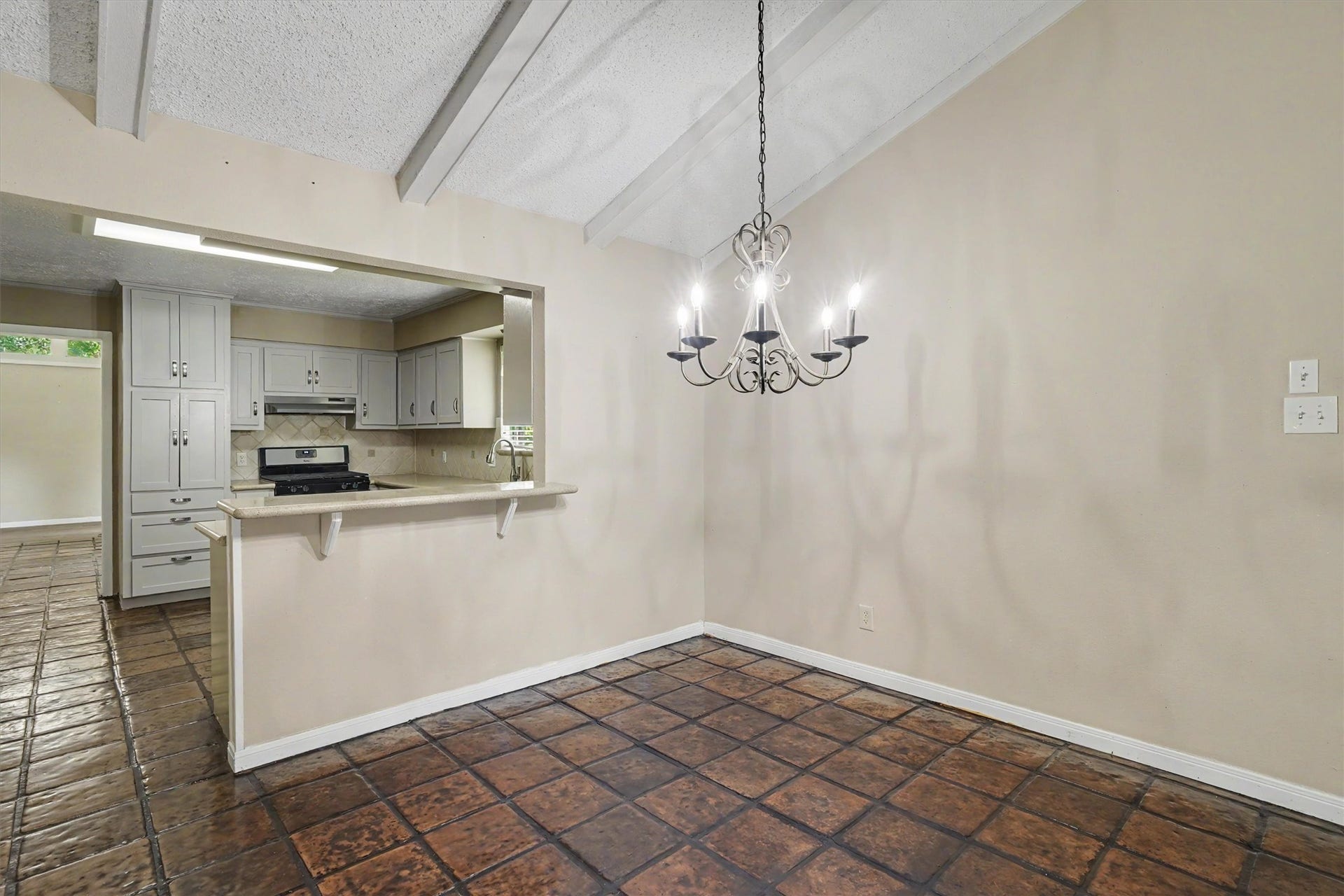 2301 Longwood Drive, Pearland, TX 77581 2301 Longwood Drive, Pearland, TX 77581