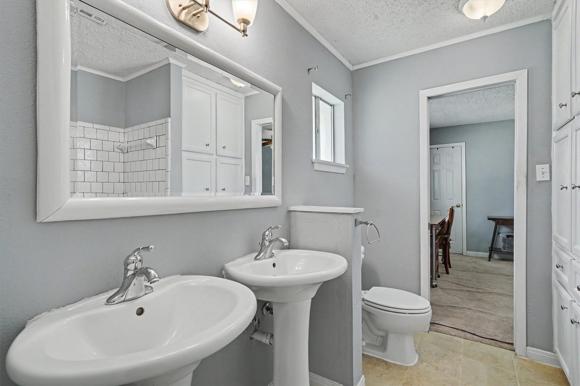 2301 Longwood Drive, Pearland, TX 77581 2301 Longwood Drive, Pearland, TX 77581