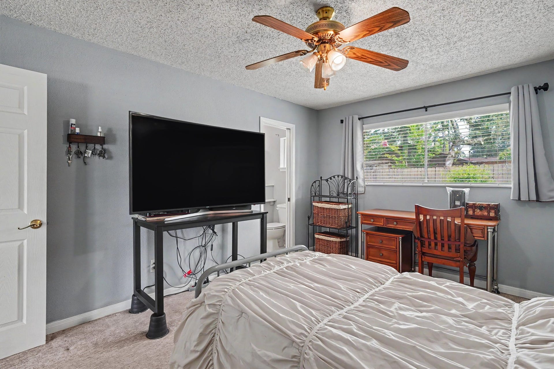 2301 Longwood Drive, Pearland, TX 77581 2301 Longwood Drive, Pearland, TX 77581