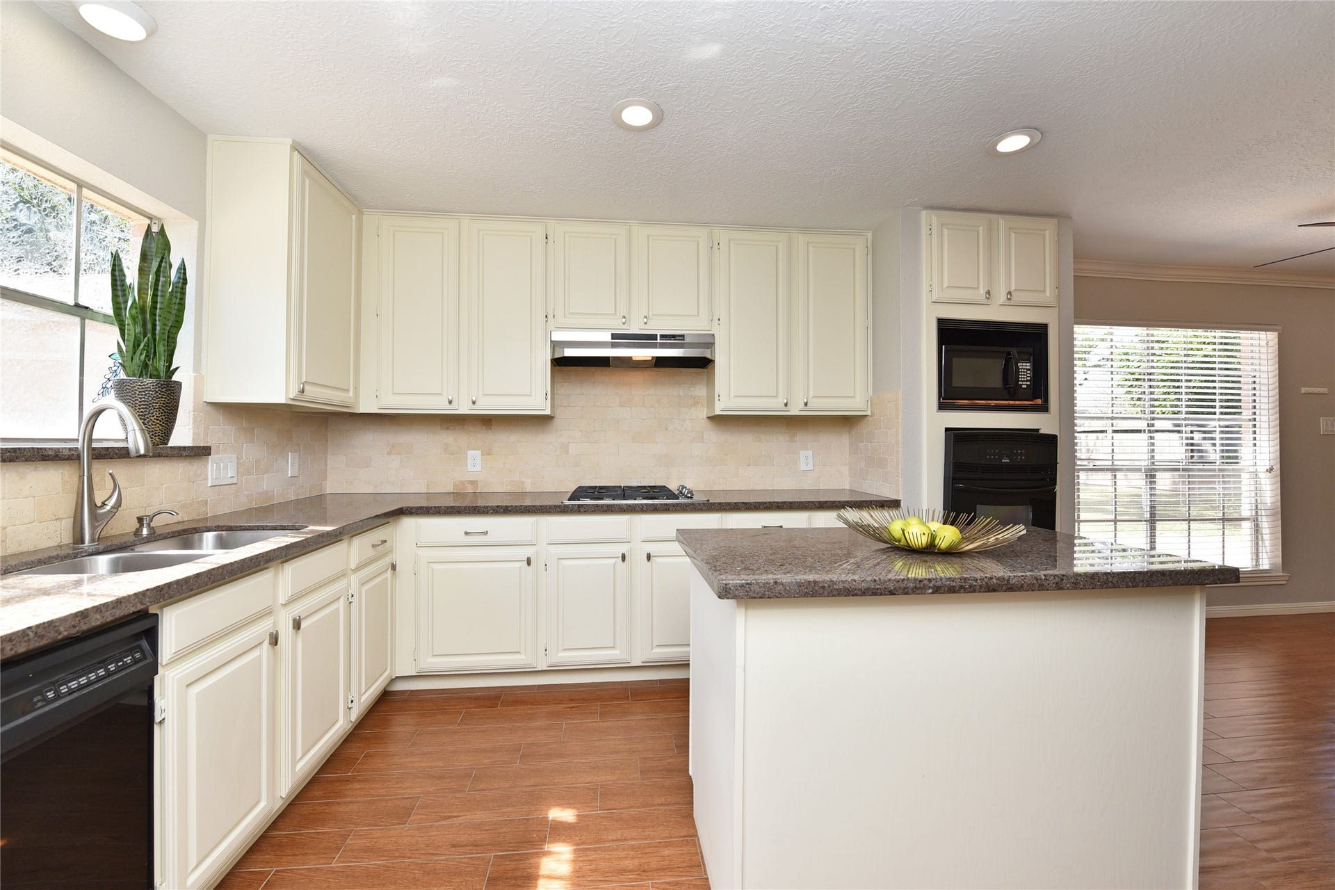 907 Sugarfield Court, Sugar Land, TX 77498 907 Sugarfield Court, Sugar Land, TX 77498