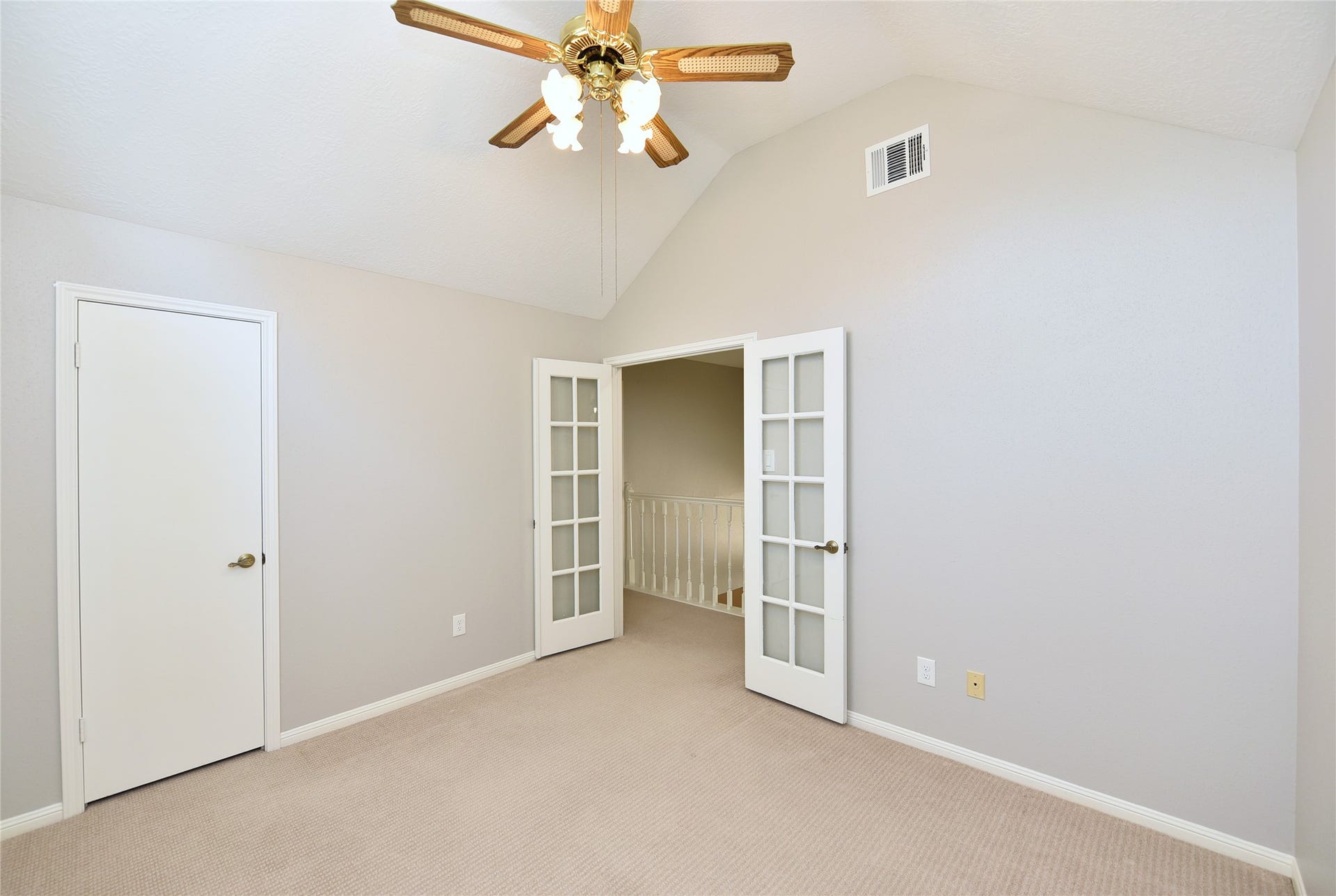 907 Sugarfield Court, Sugar Land, TX 77498 Another view of the 2nd bedroom with closet.