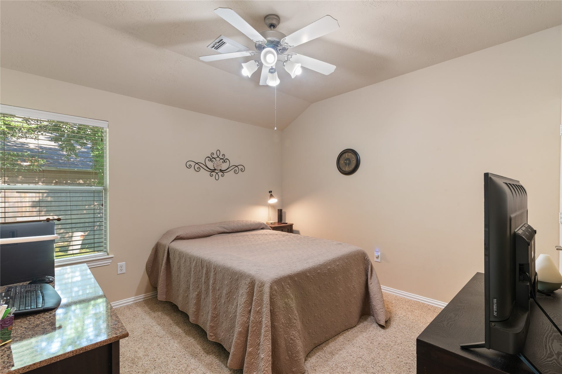 11 Abercrombie Place, Conroe, TX 77384 11 Abercrombie Place, Conroe, TX 77384