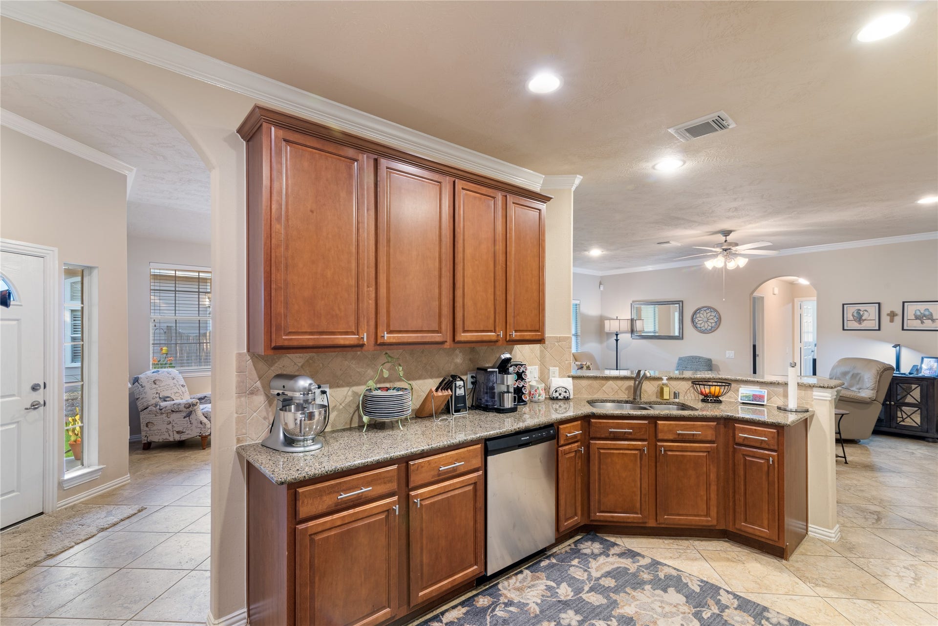 11 Abercrombie Place, Conroe, TX 77384 11 Abercrombie Place, Conroe, TX 77384