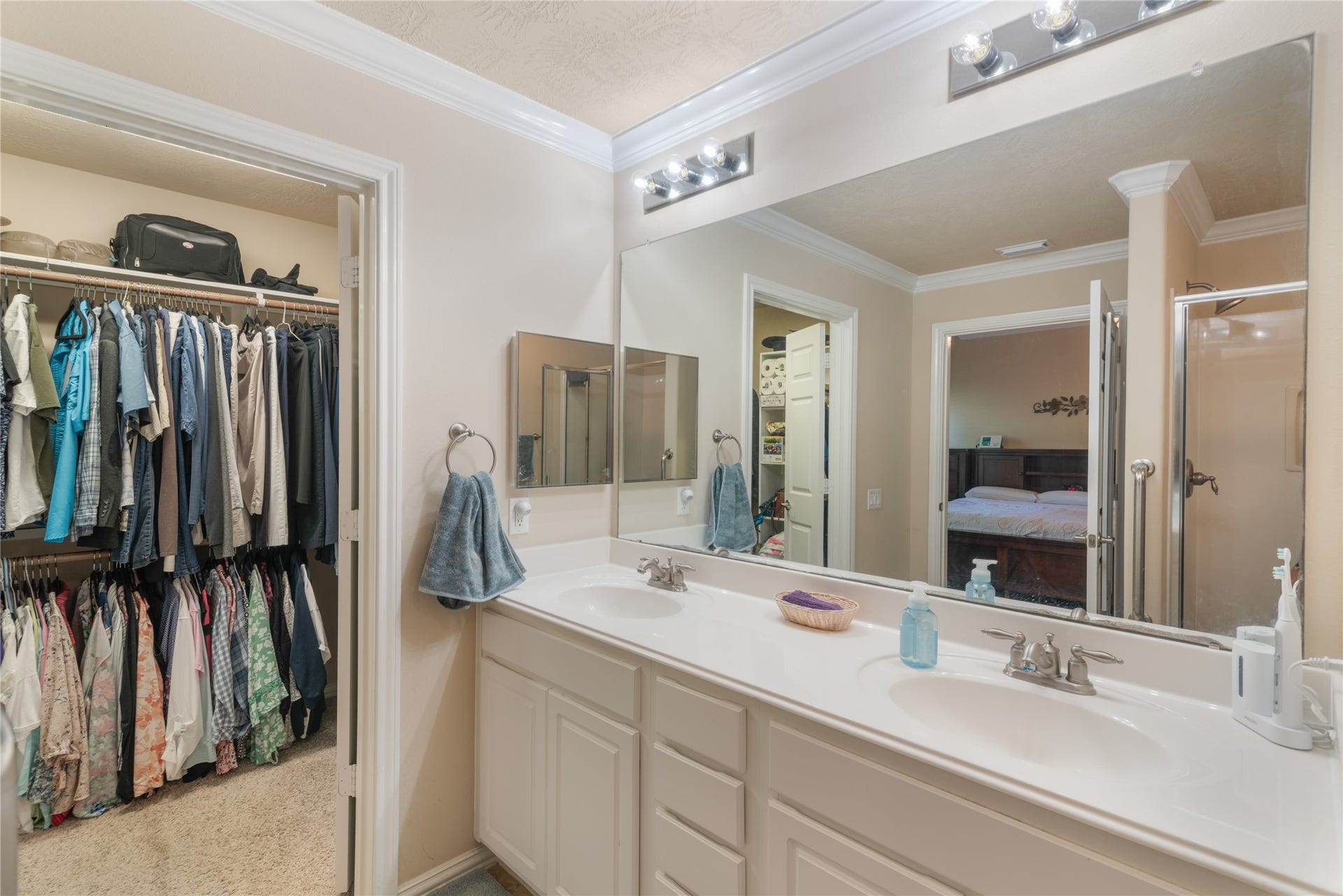 11 Abercrombie Place, Conroe, TX 77384 11 Abercrombie Place, Conroe, TX 77384