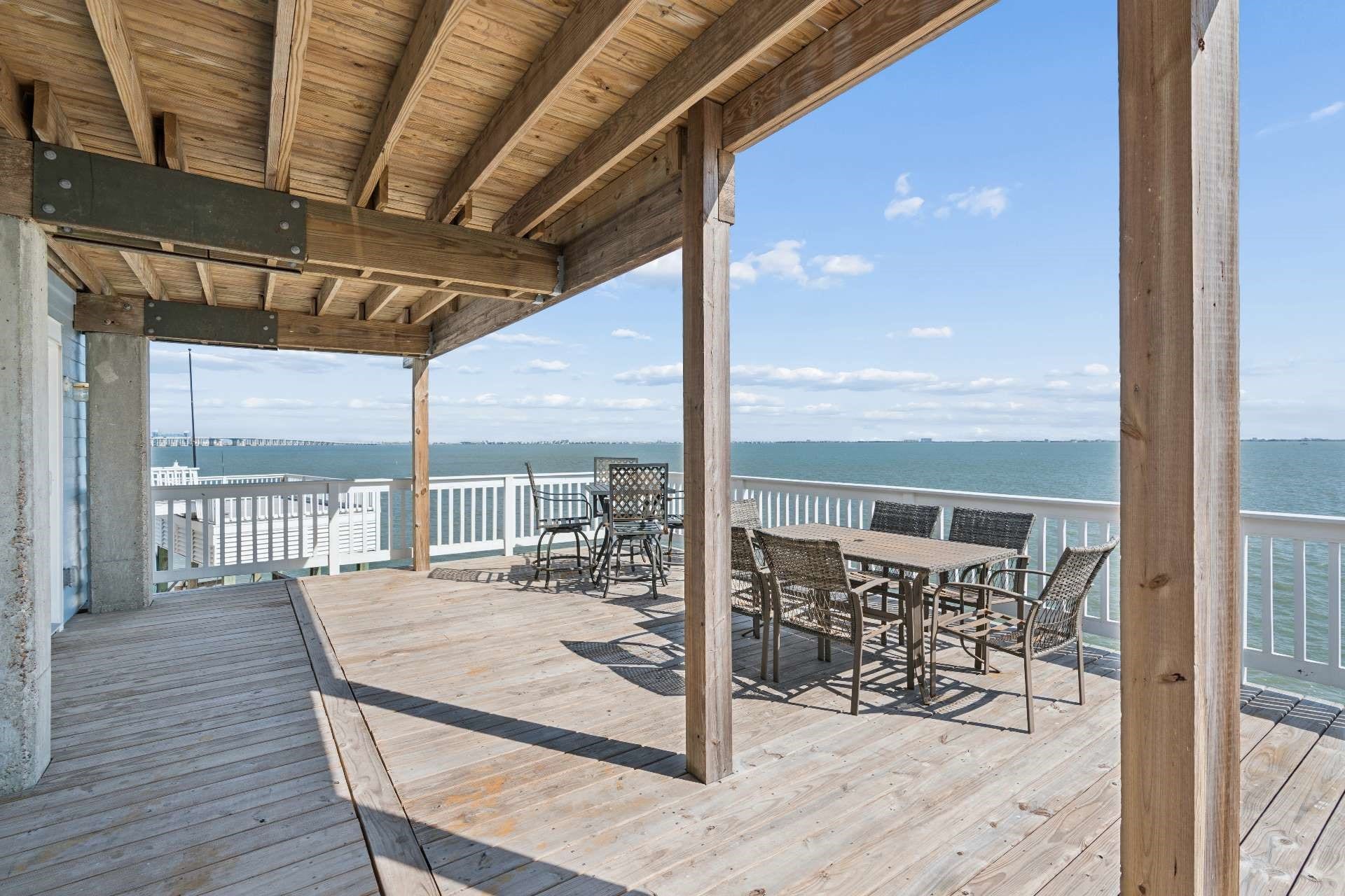 106 Quayside Drive, Tiki Island, TX 77554 106 Quayside Drive, Tiki Island, TX 77554