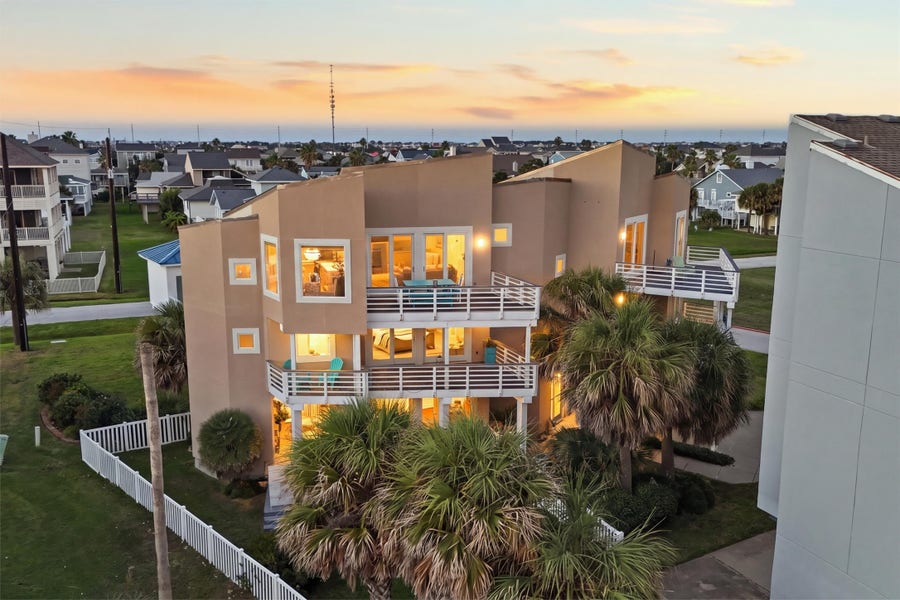 Property photo for 4207 Barataria Court, Galveston, TX