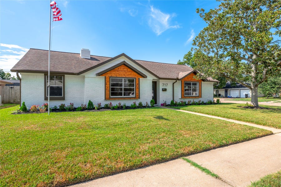 Property photo for 717 Yale Lane, Deer Park, TX