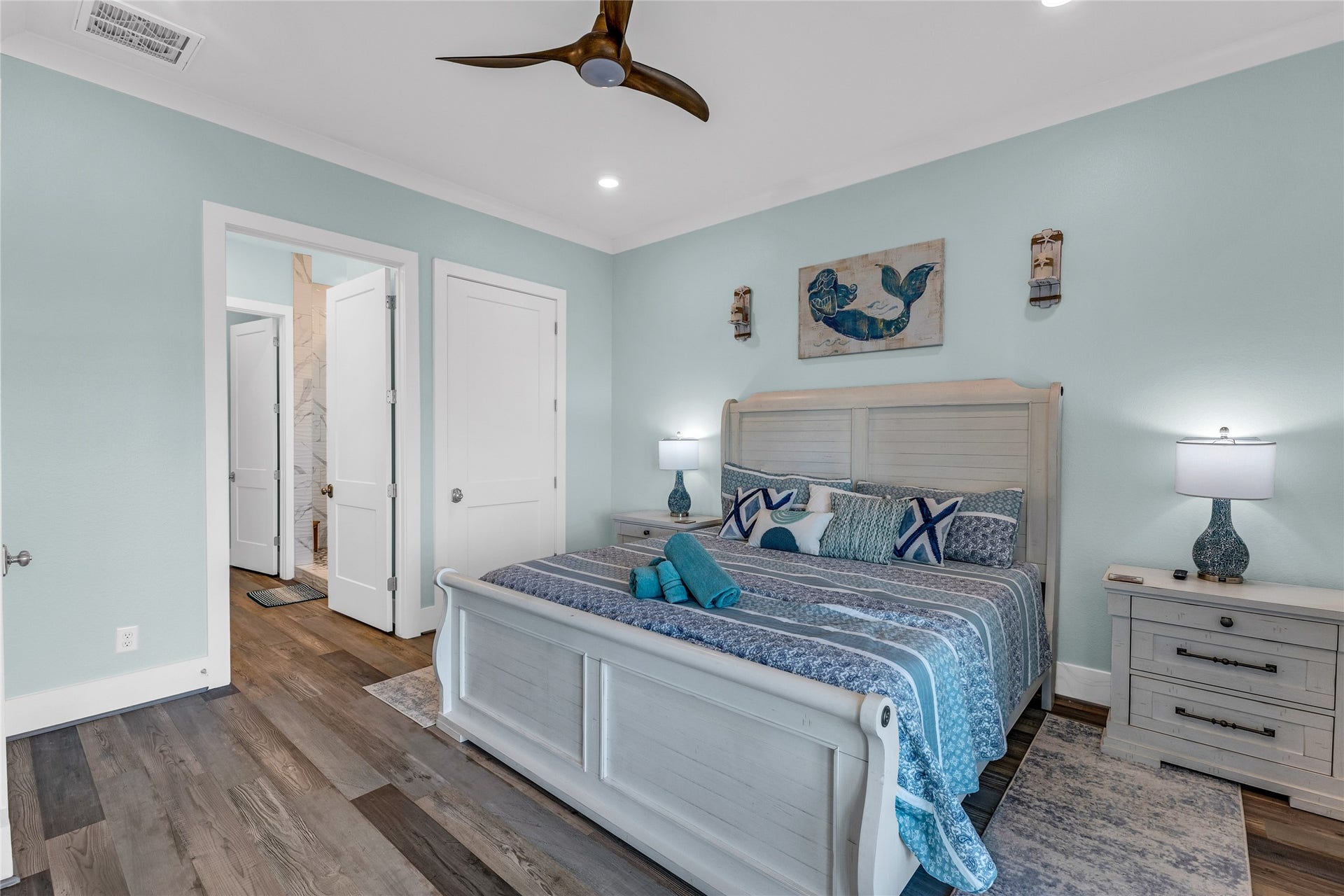 312 Seagrass, Gilchrist, TX 77617 Primary suite on second floor.