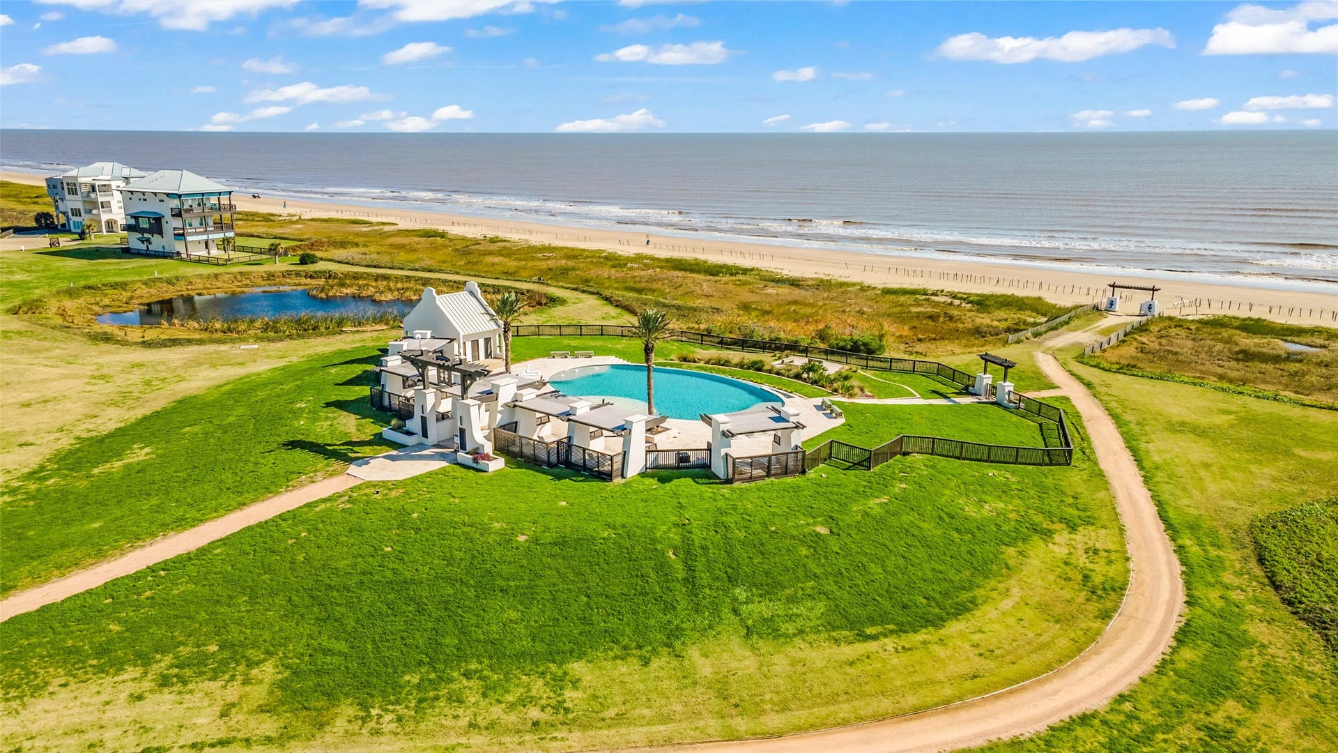 312 Seagrass, Gilchrist, TX 77617 Amazing pool/amenities!