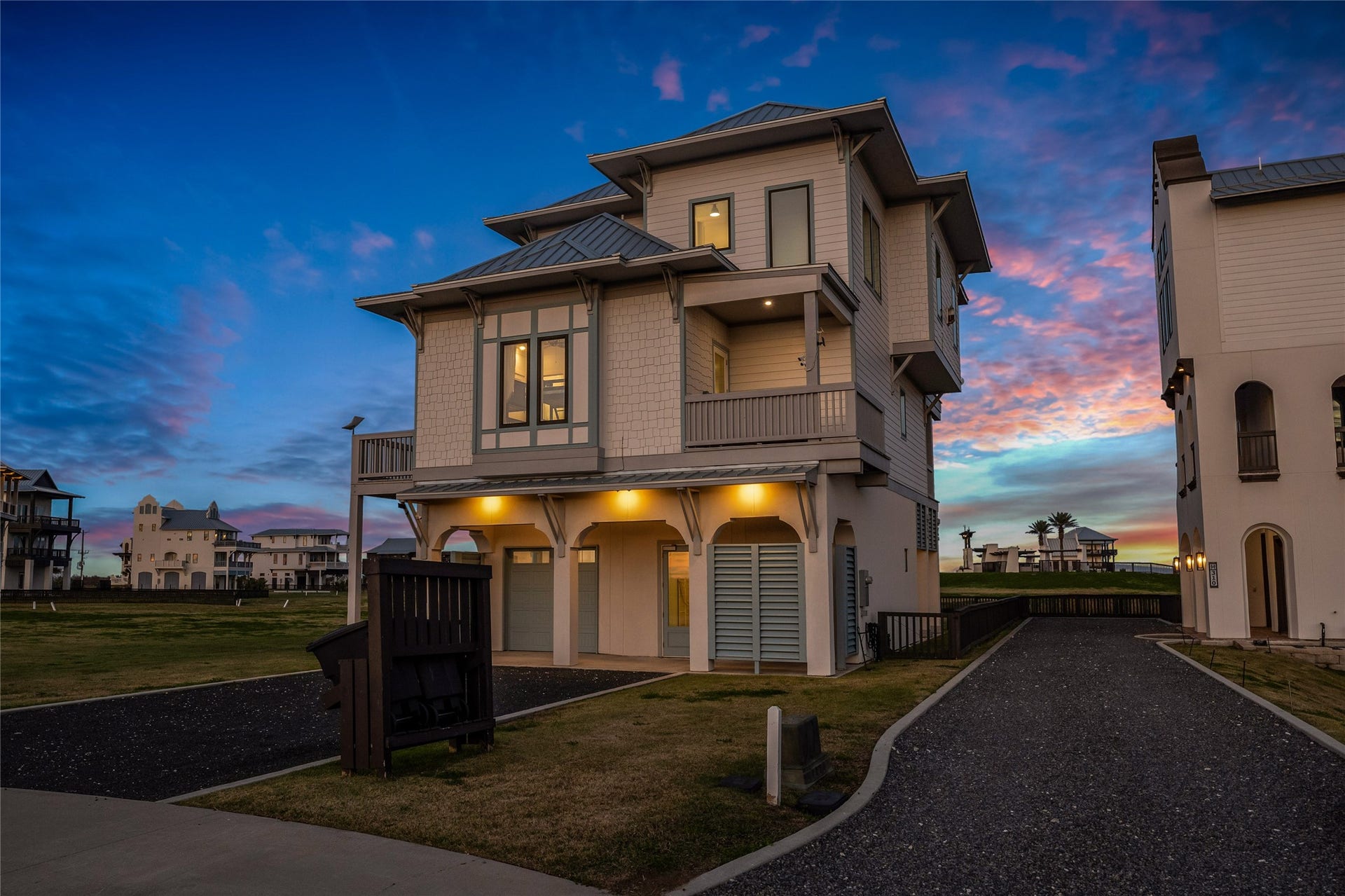 312 Seagrass, Gilchrist, TX 77617 Twilight!